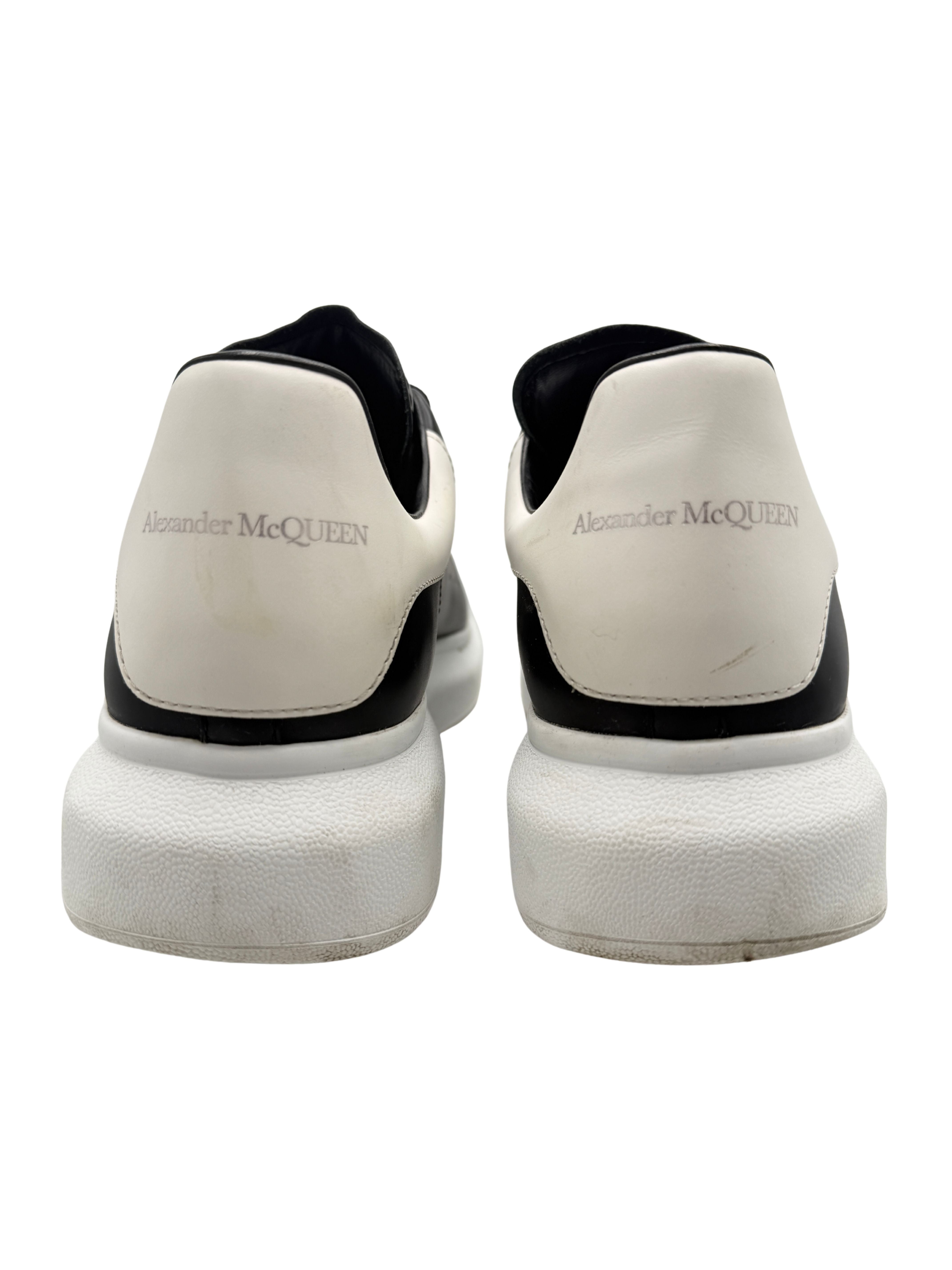 Alexander McQueen Oversized Sneakers - Black