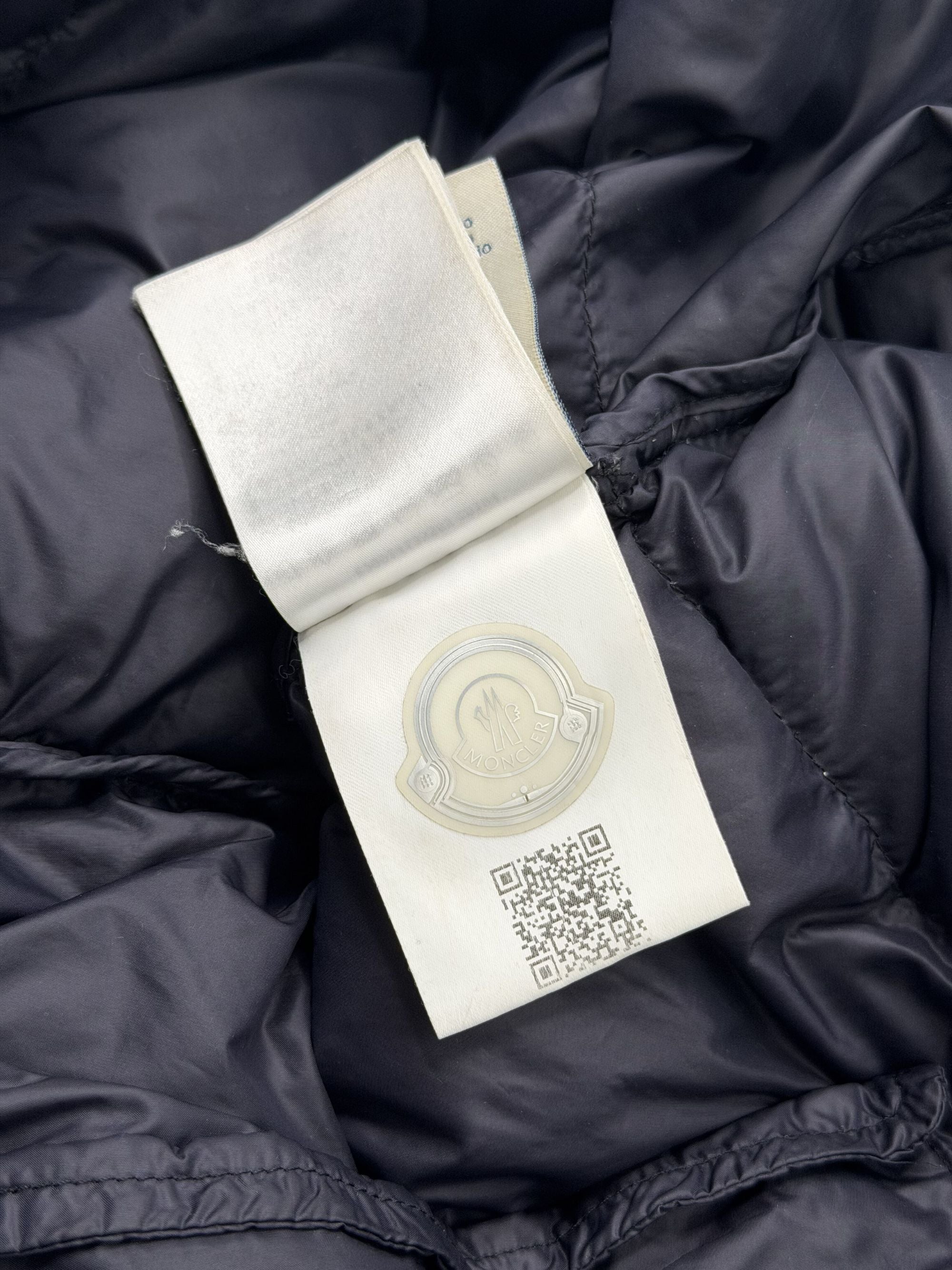 Moncler Wilm Down Jacket - Navy Moncler