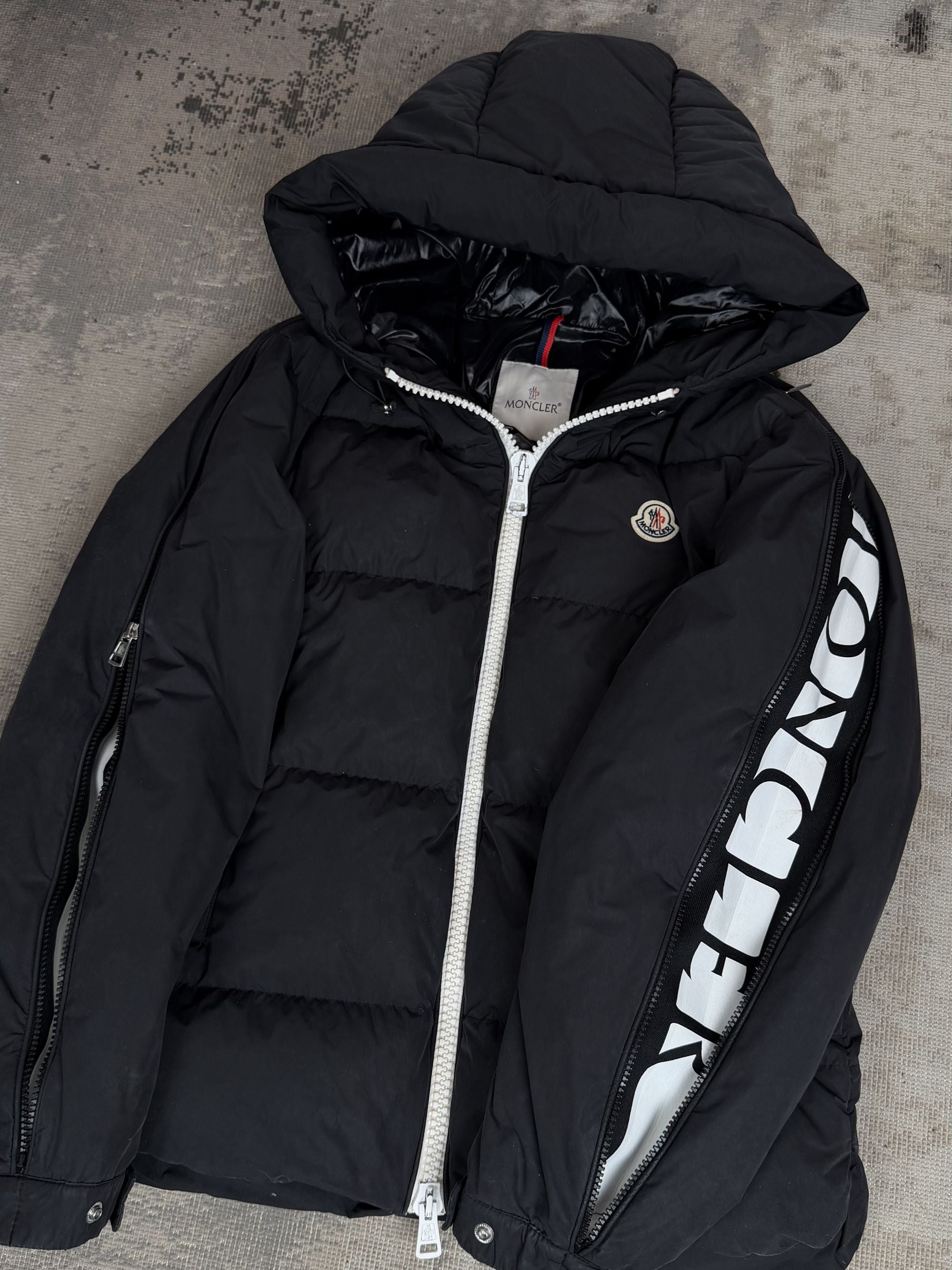 Moncler Idil Down Jacket - Black