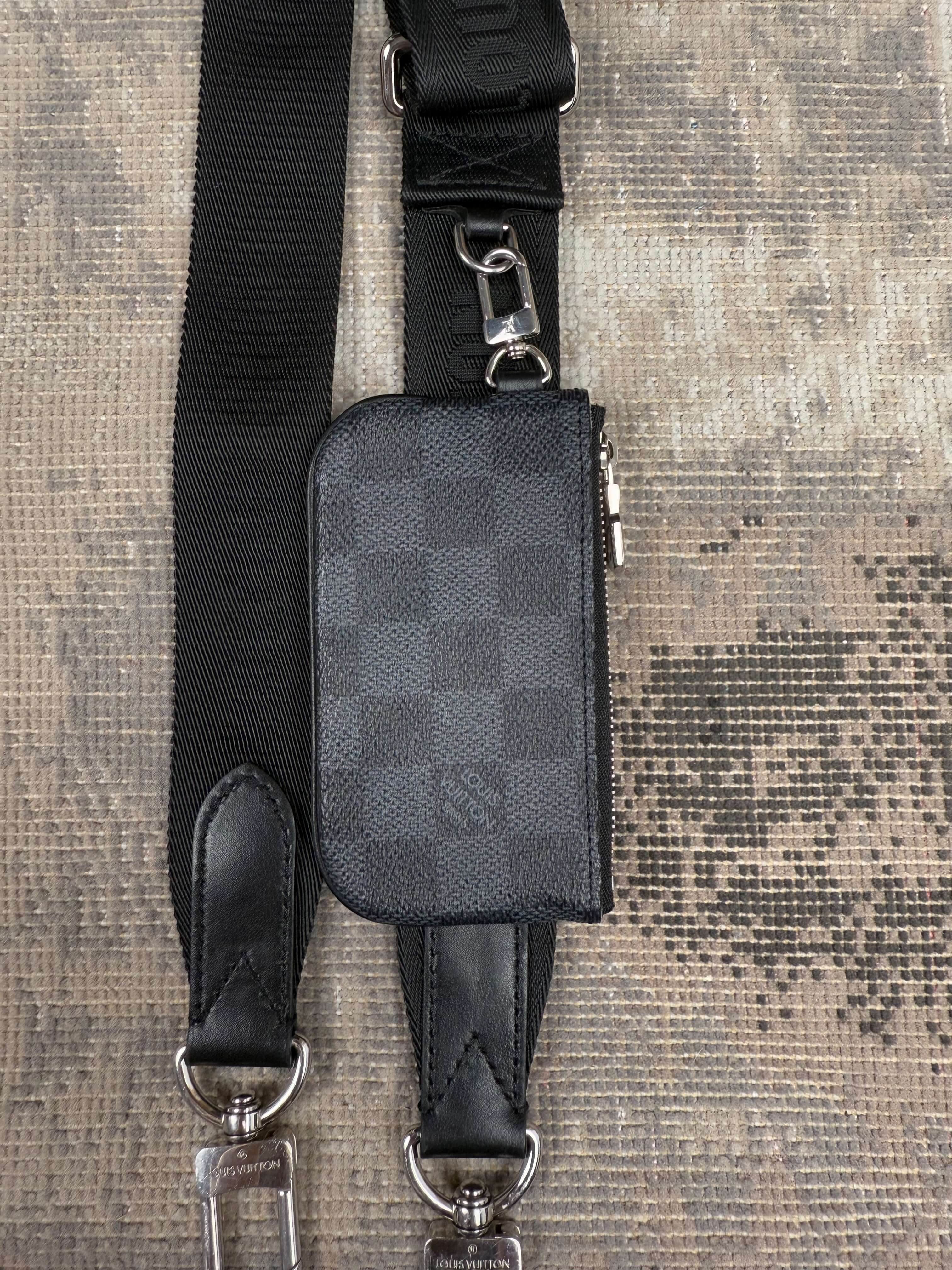 Louis Vuitton Trio Messenger Bag - Black