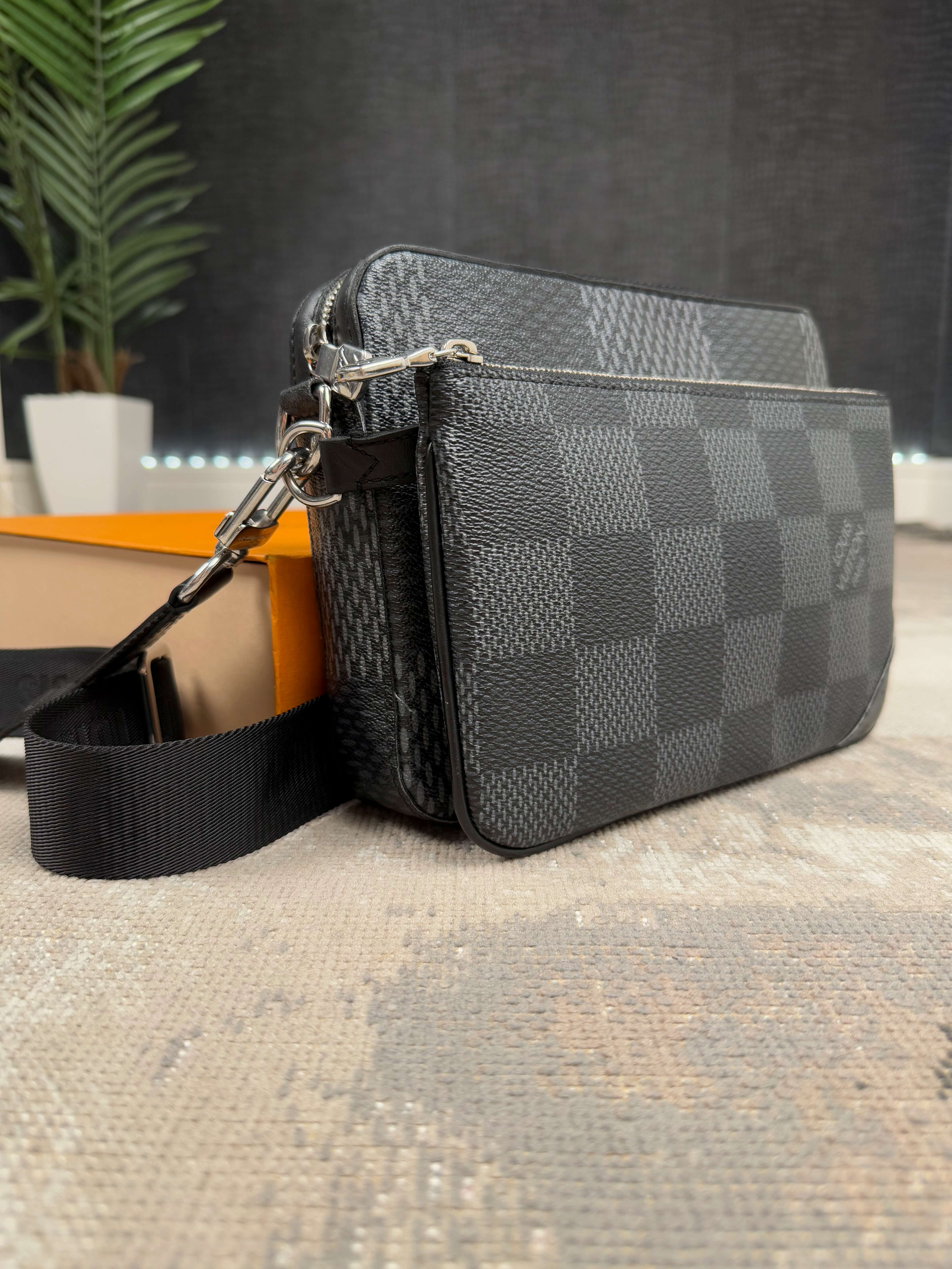 Louis Vuitton Trio Messenger Bag - Black