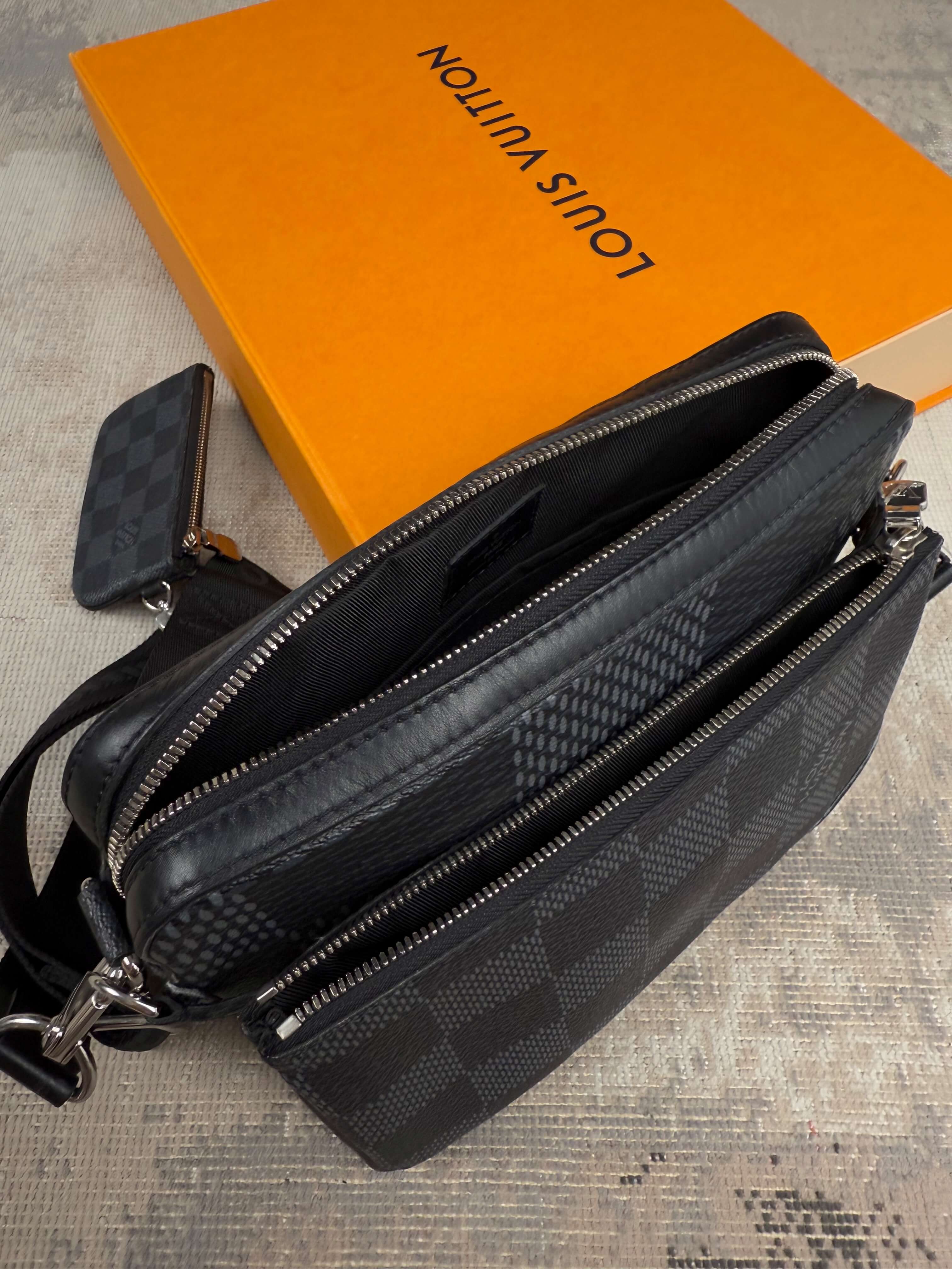 Louis Vuitton Trio Messenger Bag - Black