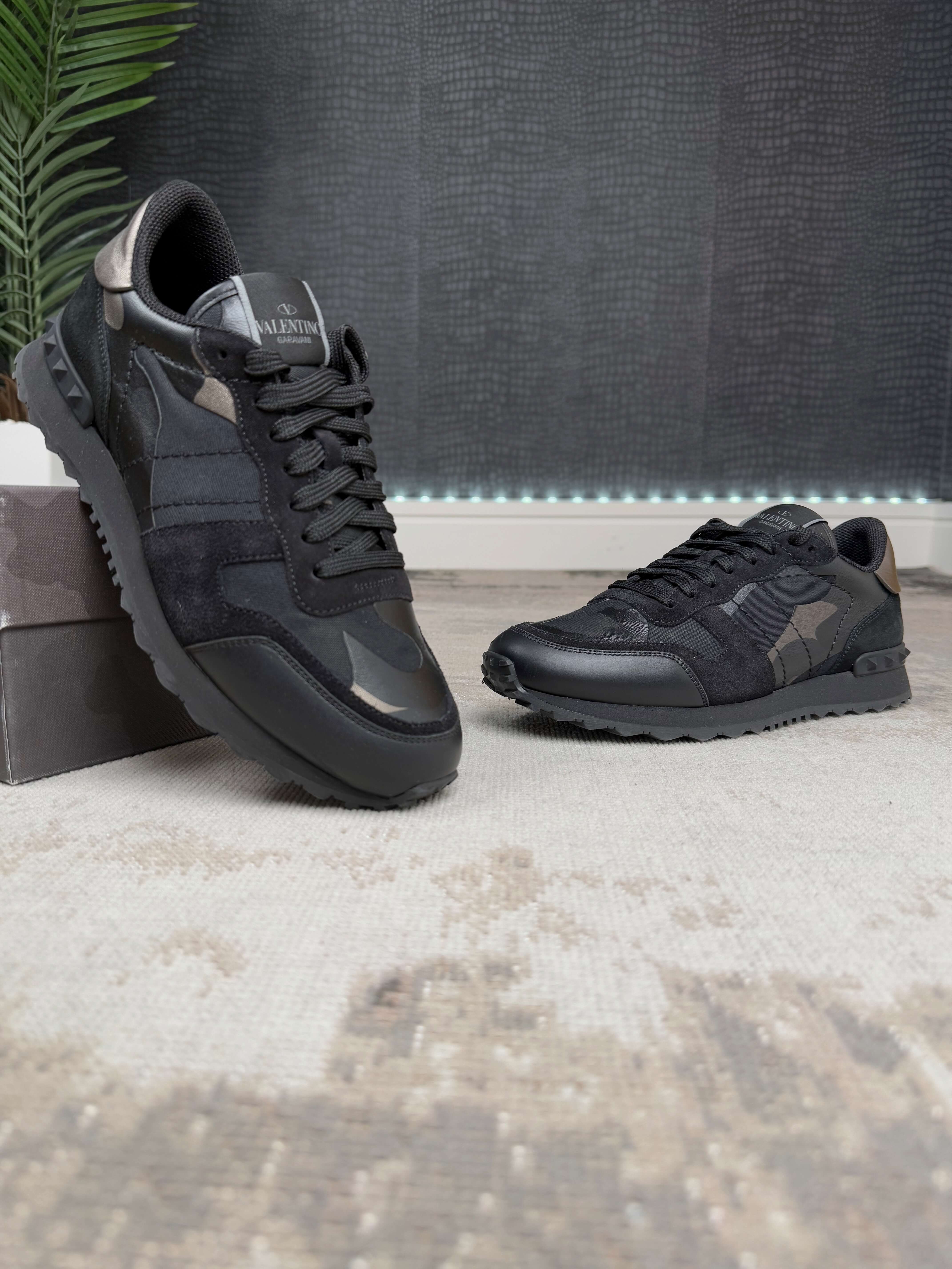 Valentino Rockrunners - Black Valentino
