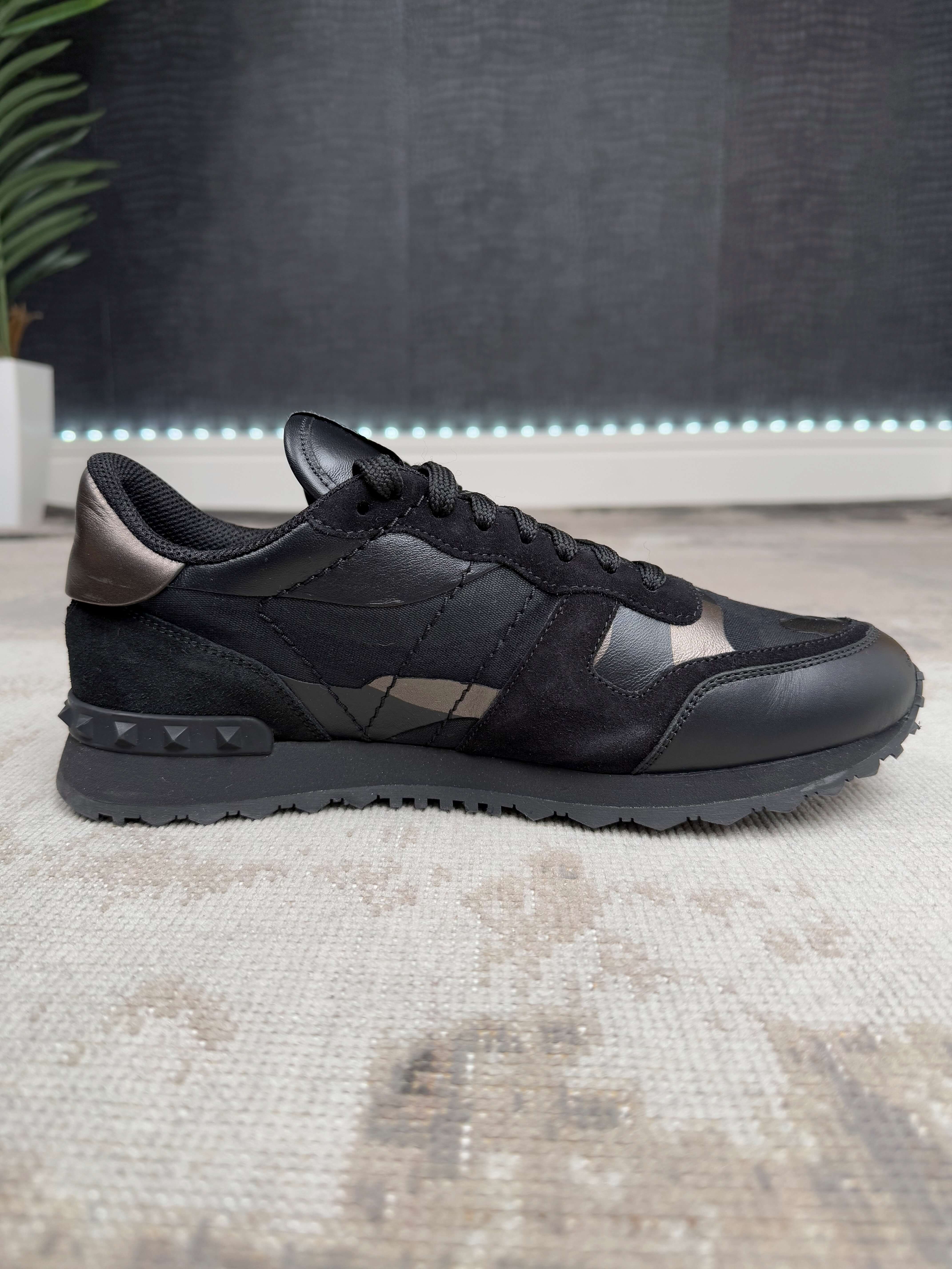 Valentino Rockrunners - Black Valentino