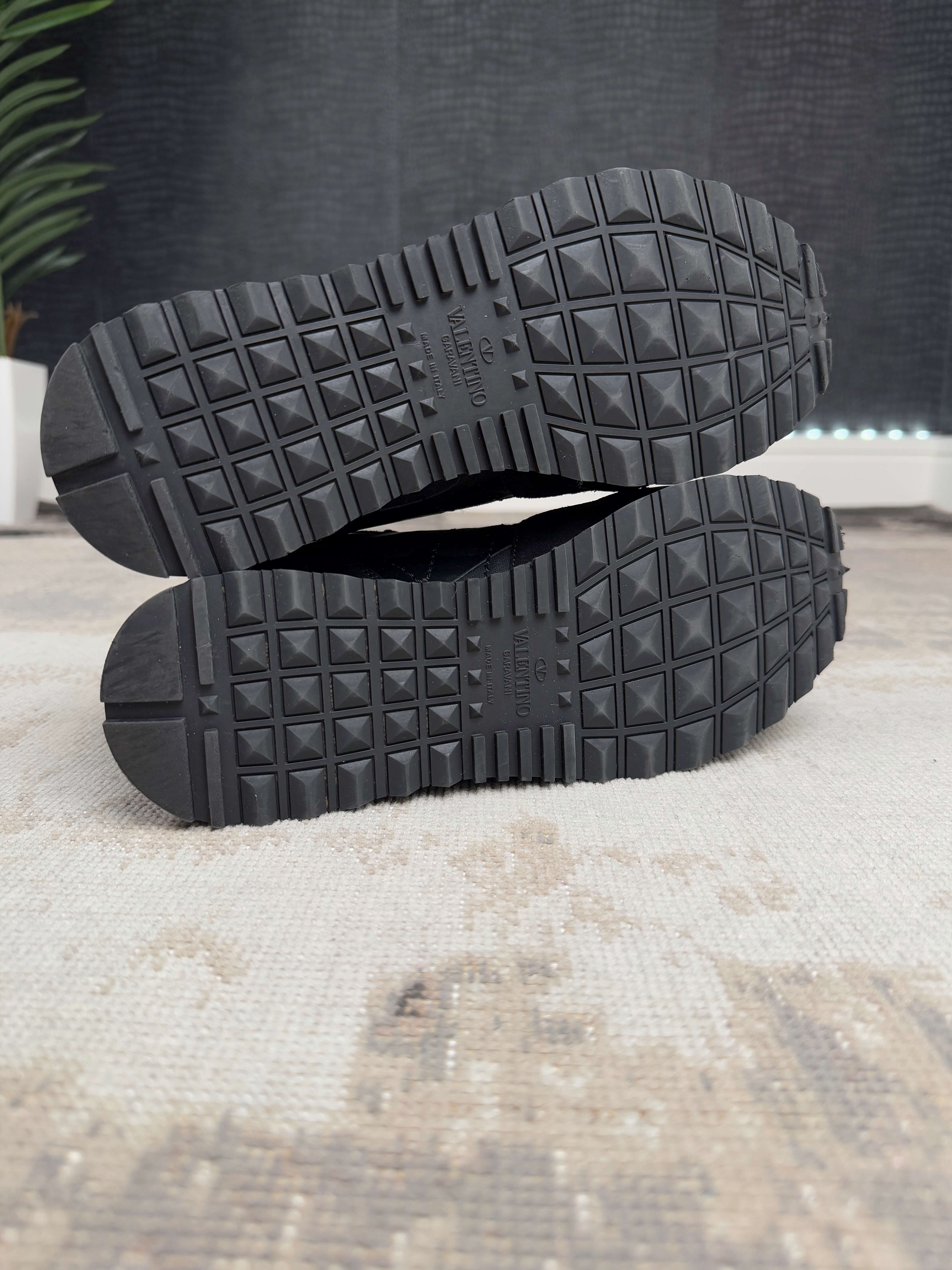 Valentino Rockrunners - Black Valentino