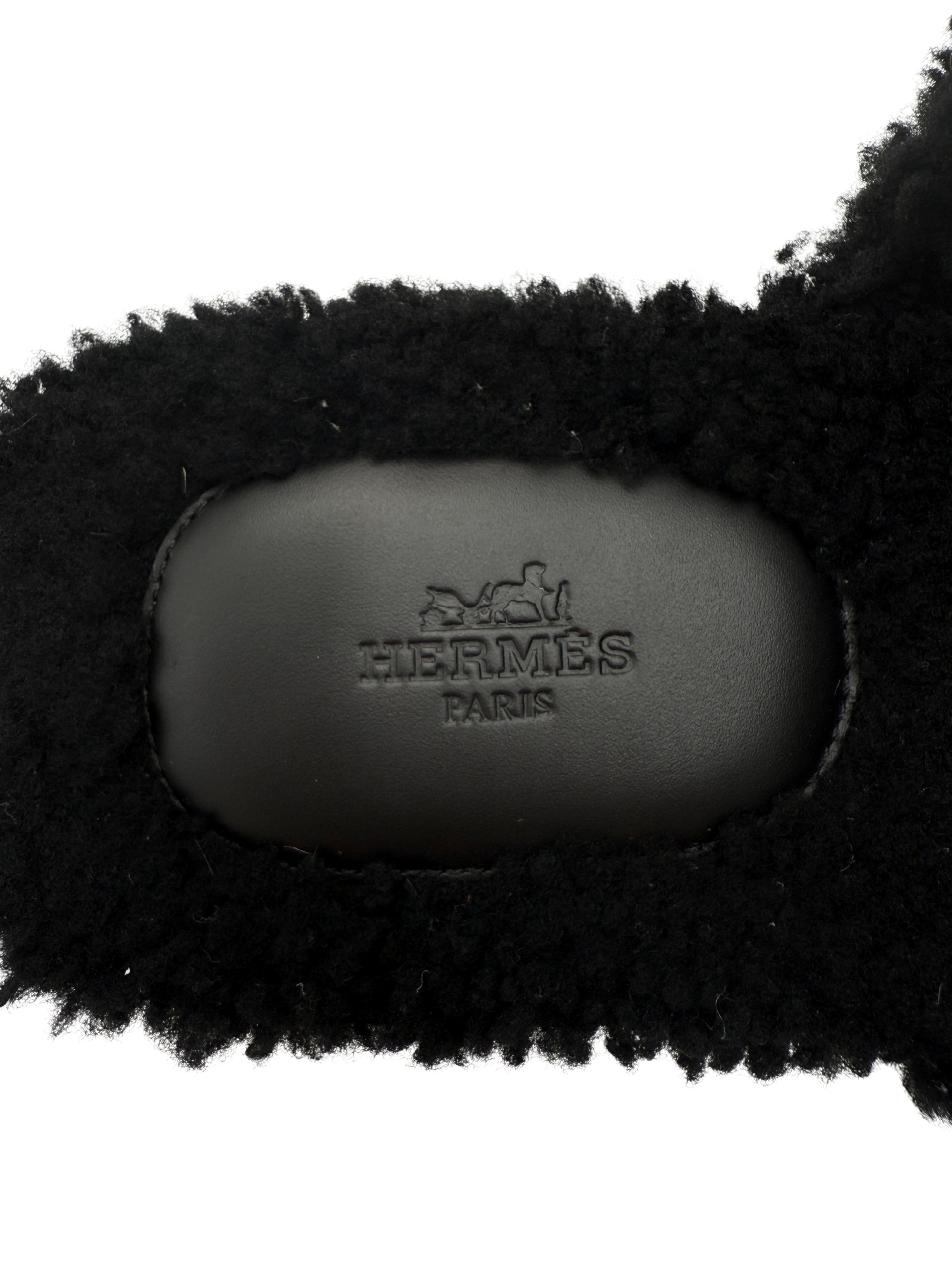 Hermès Izmir Shearling Sandal - Black