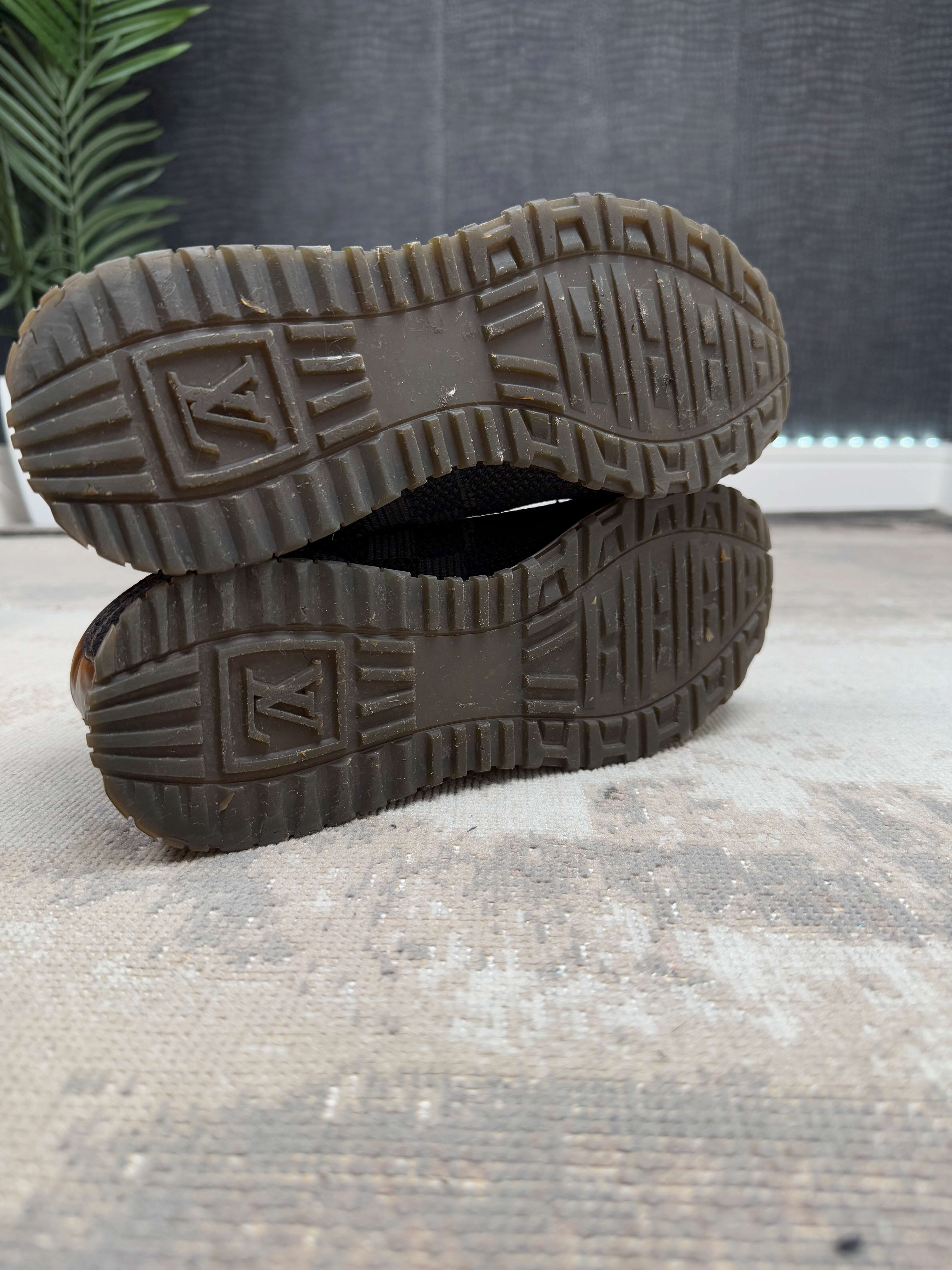 Louis Vuitton Run Away - Black Louis Vuitton