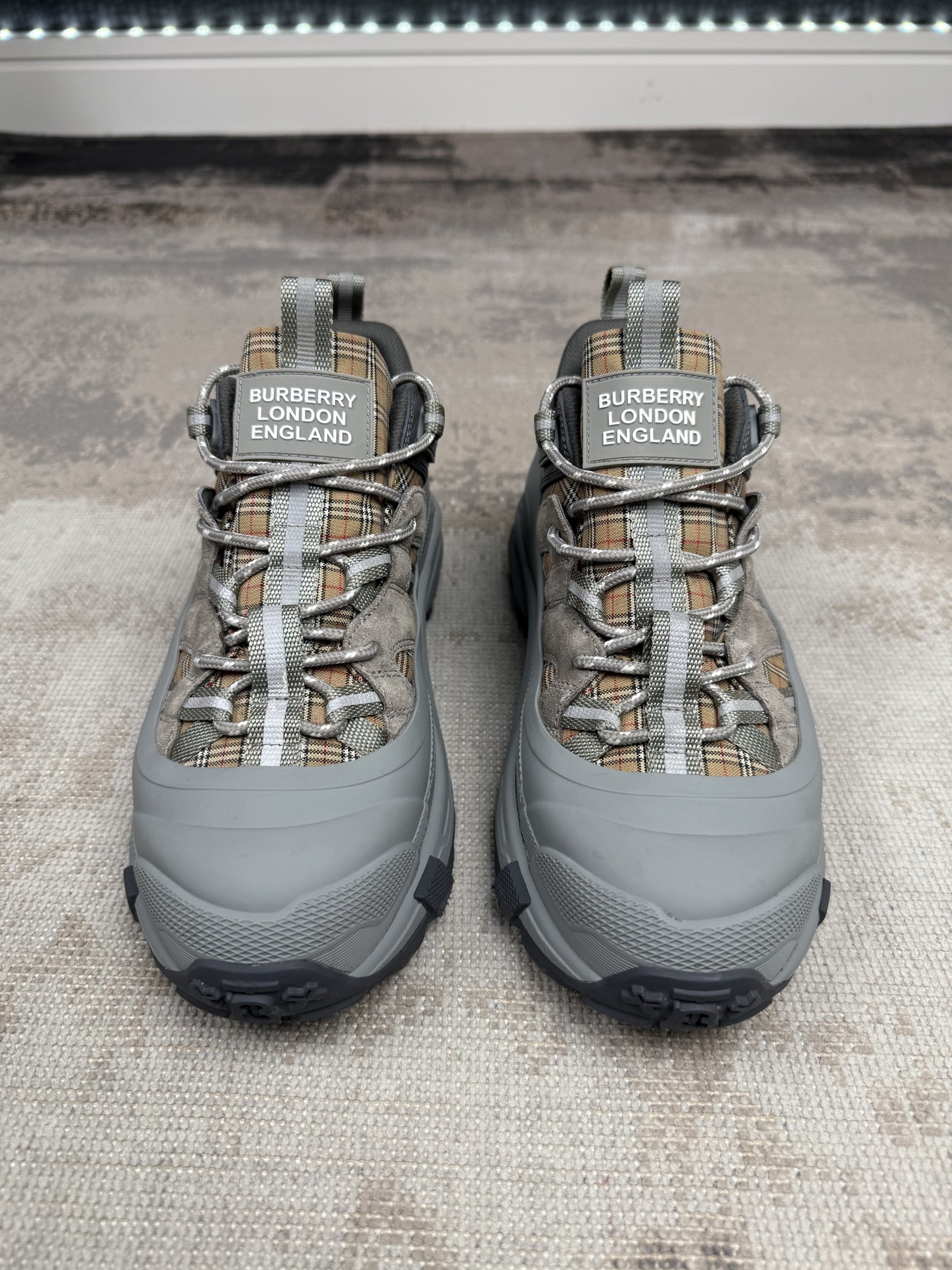 Burberry Arthur Check Trainers - Grey Burberry