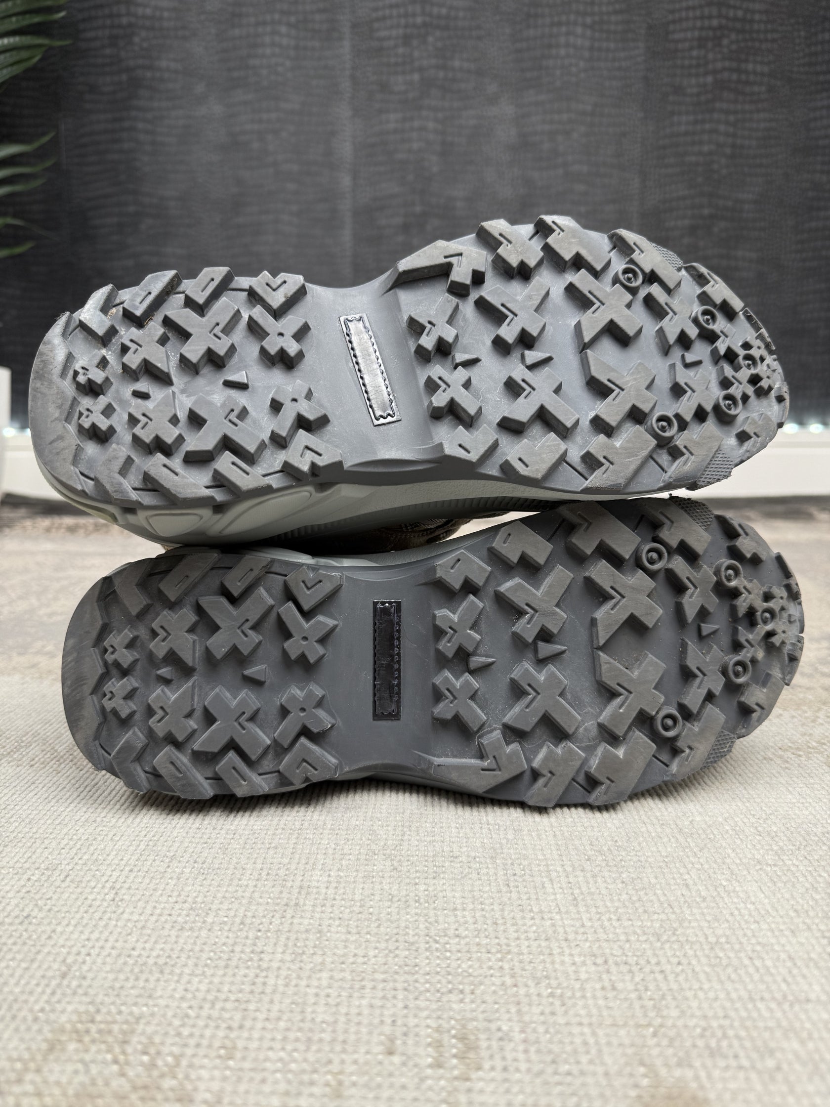 Burberry Arthur Check Trainers - Grey Burberry