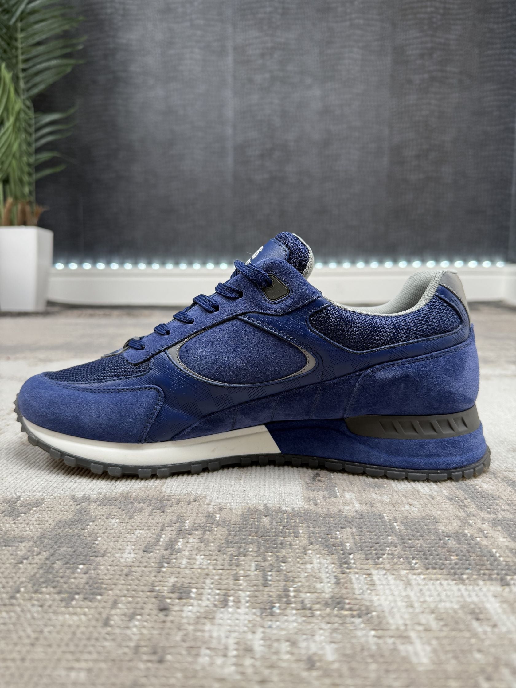 Louis Vuitton Damier Run Away Trainer - Blue Louis Vuitton