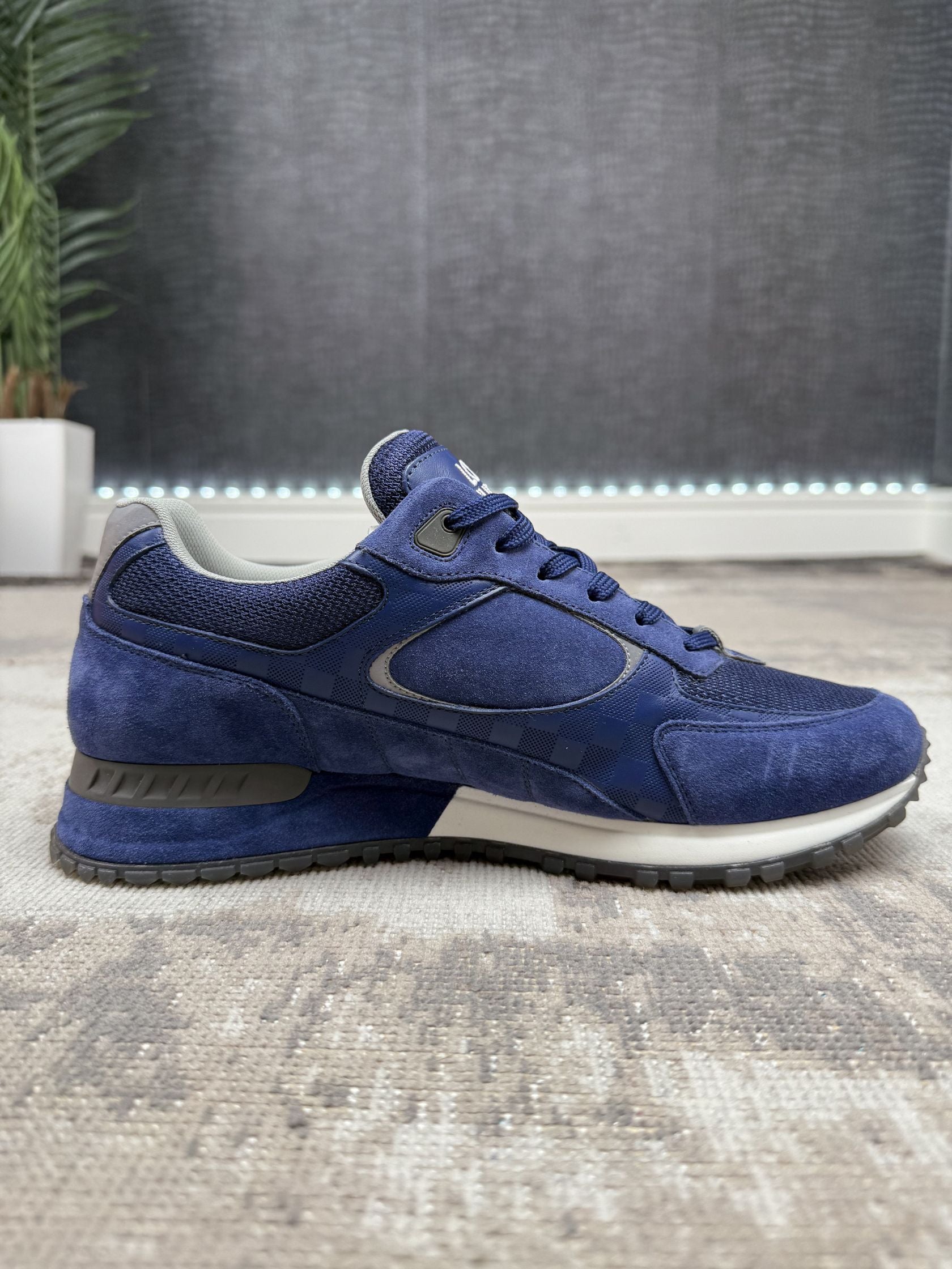 Louis Vuitton Damier Run Away Trainer - Blue Louis Vuitton