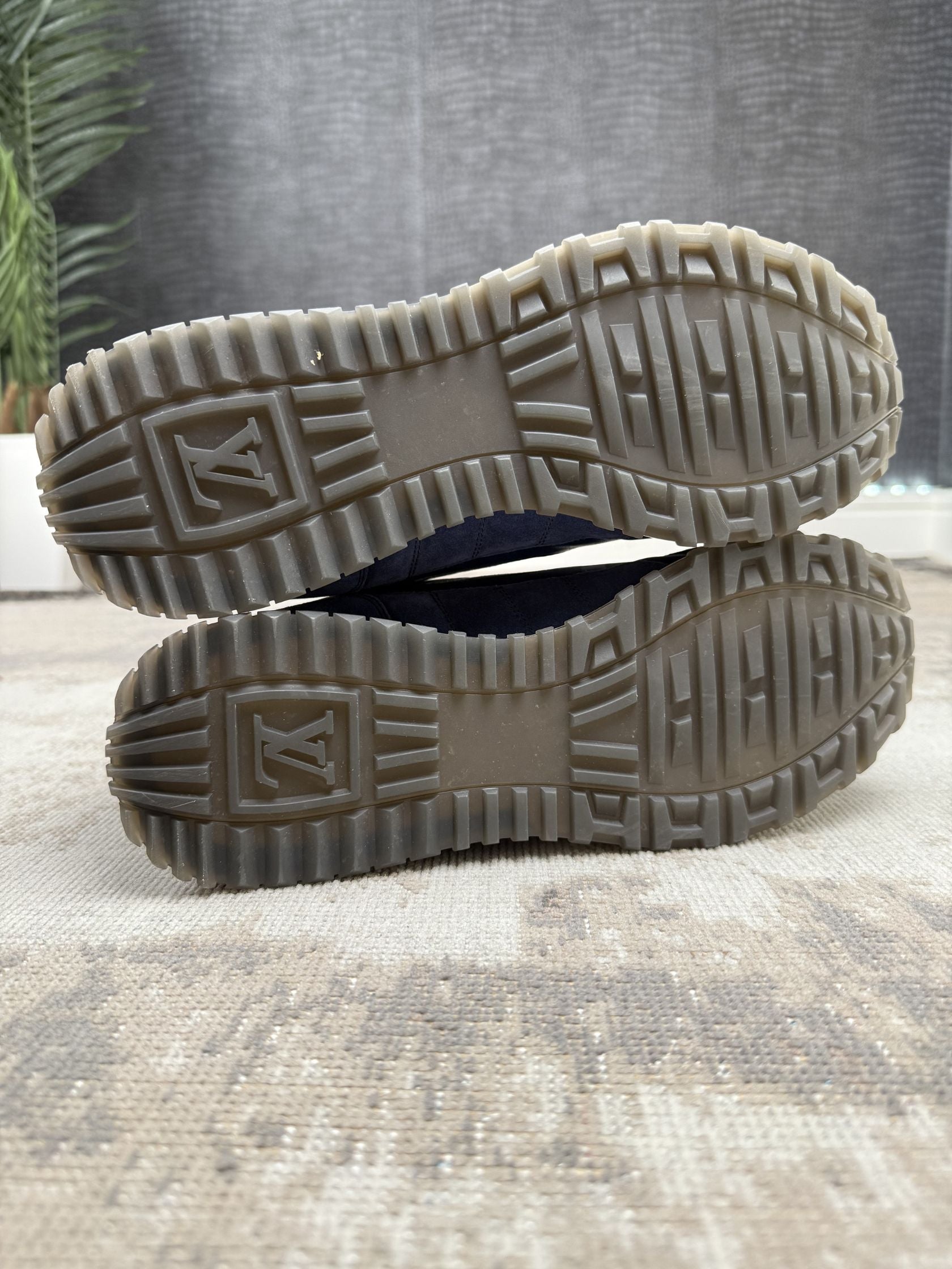 Louis Vuitton Damier Run Away Trainer - Blue Louis Vuitton
