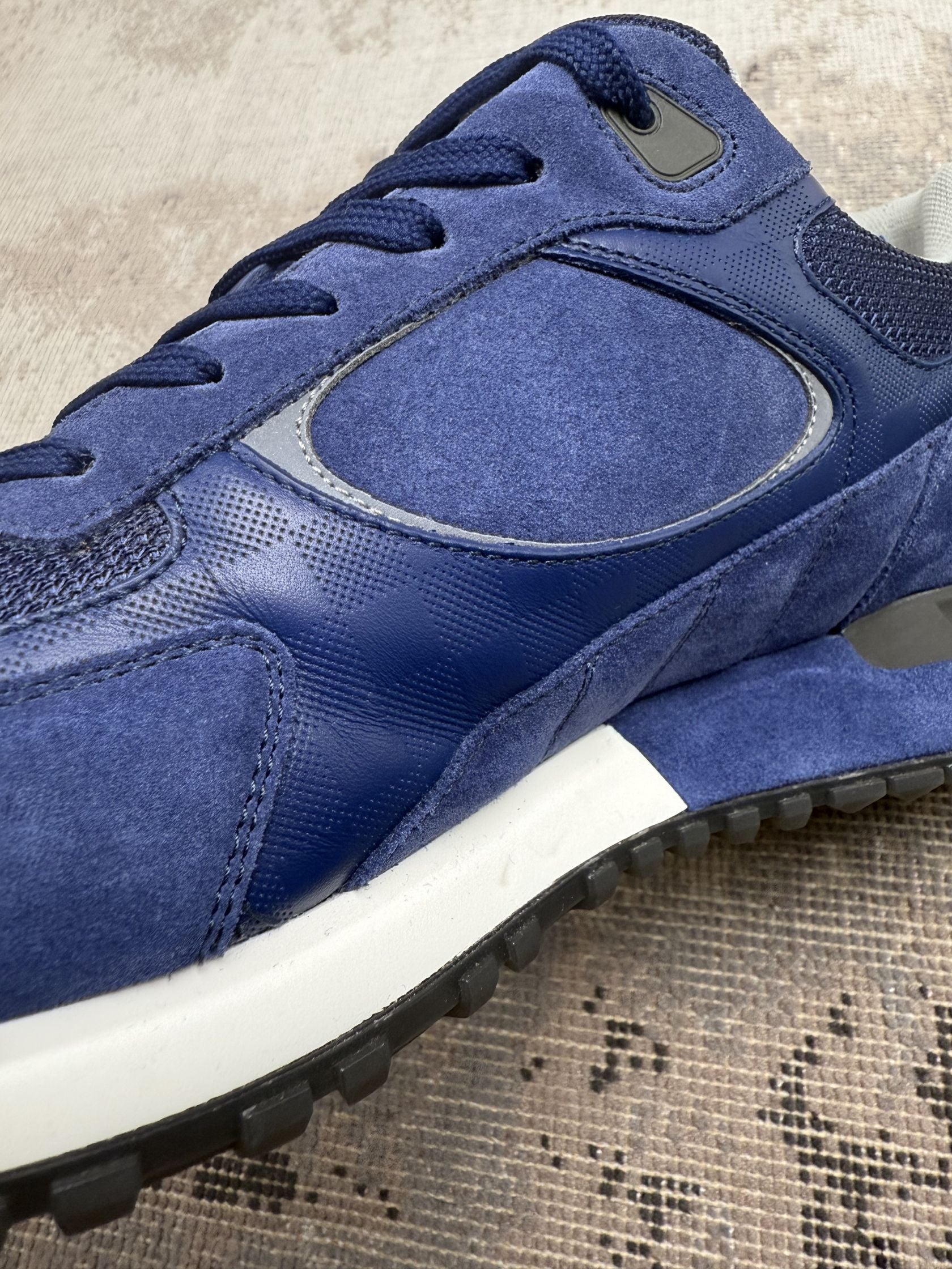Louis Vuitton Damier Run Away Trainer - Blue Louis Vuitton