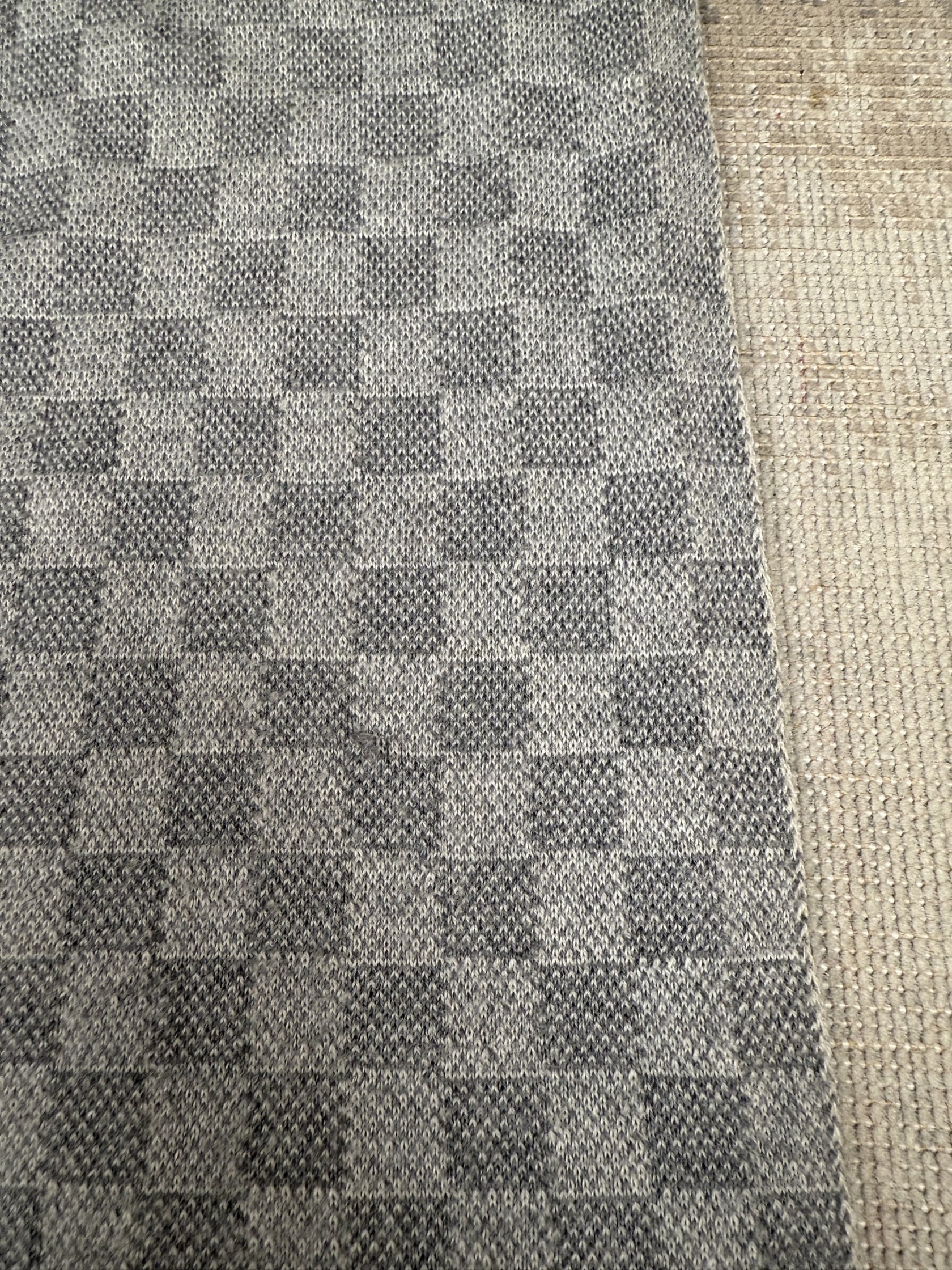 Louis Vuitton Néo Petit Damier Scarf - Grey