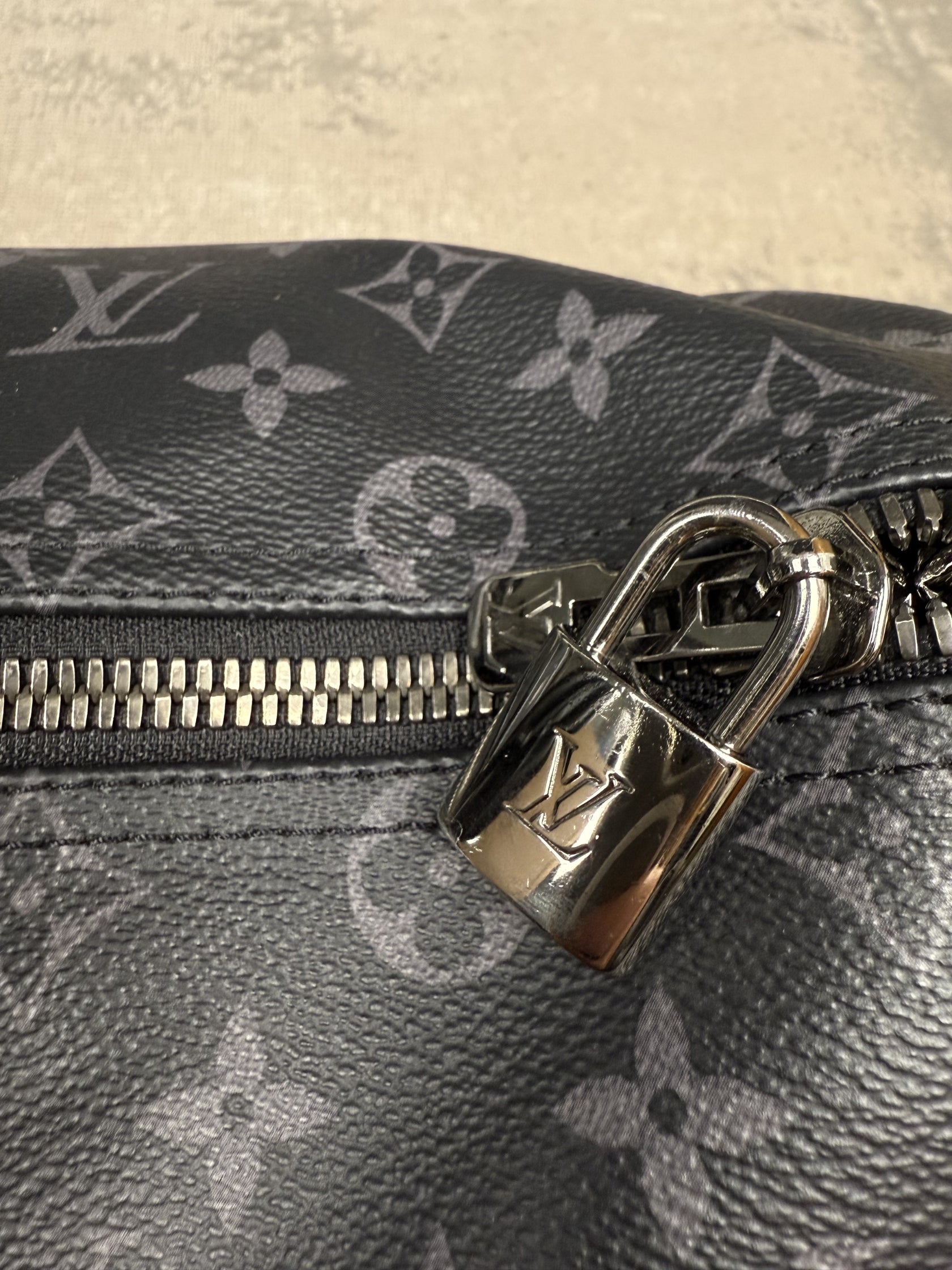 Louis Vuitton 45 Keepal Bag - Grey Louis Vuitton