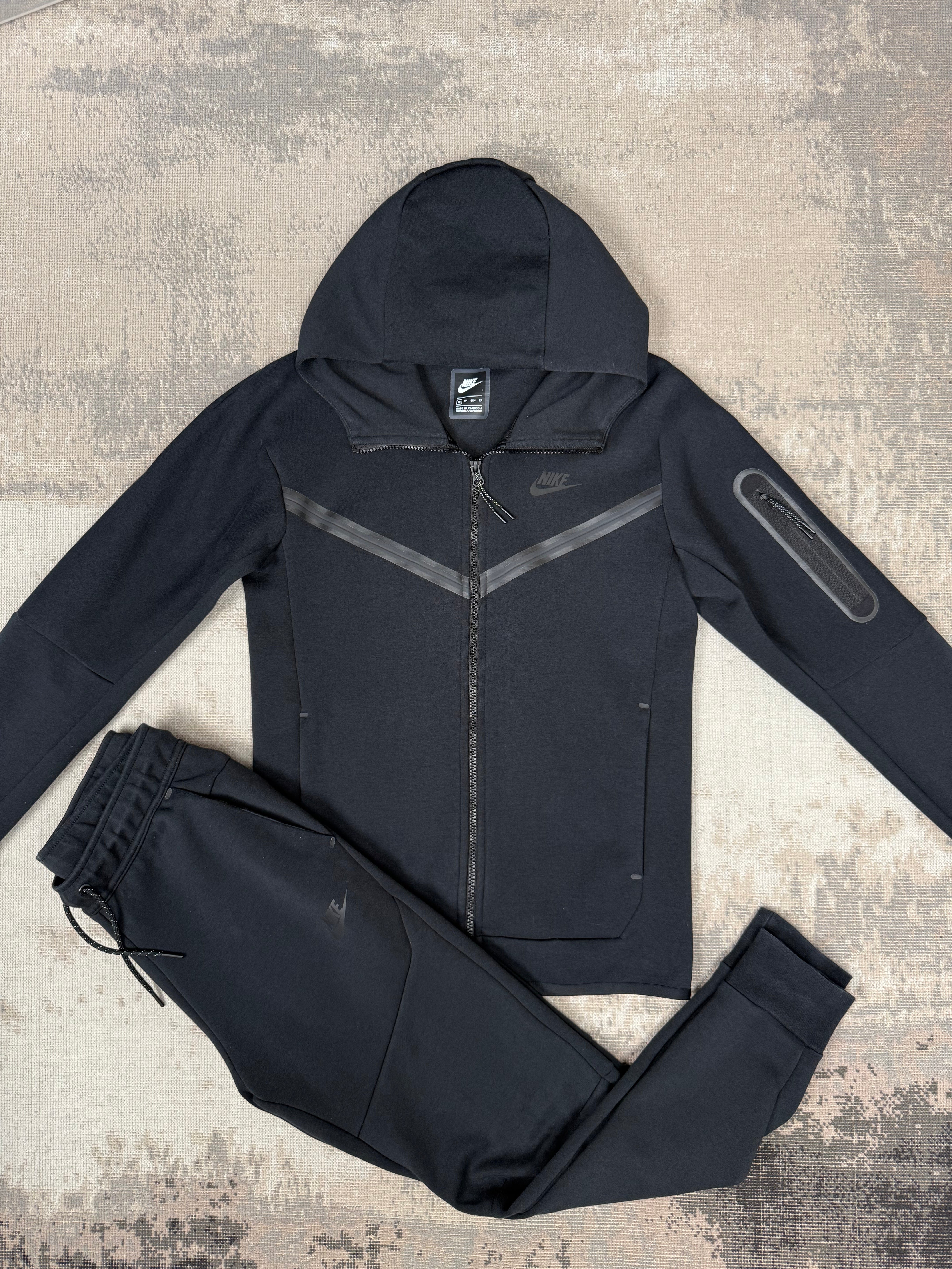 Nike Tech Tracksuit - Black Nike