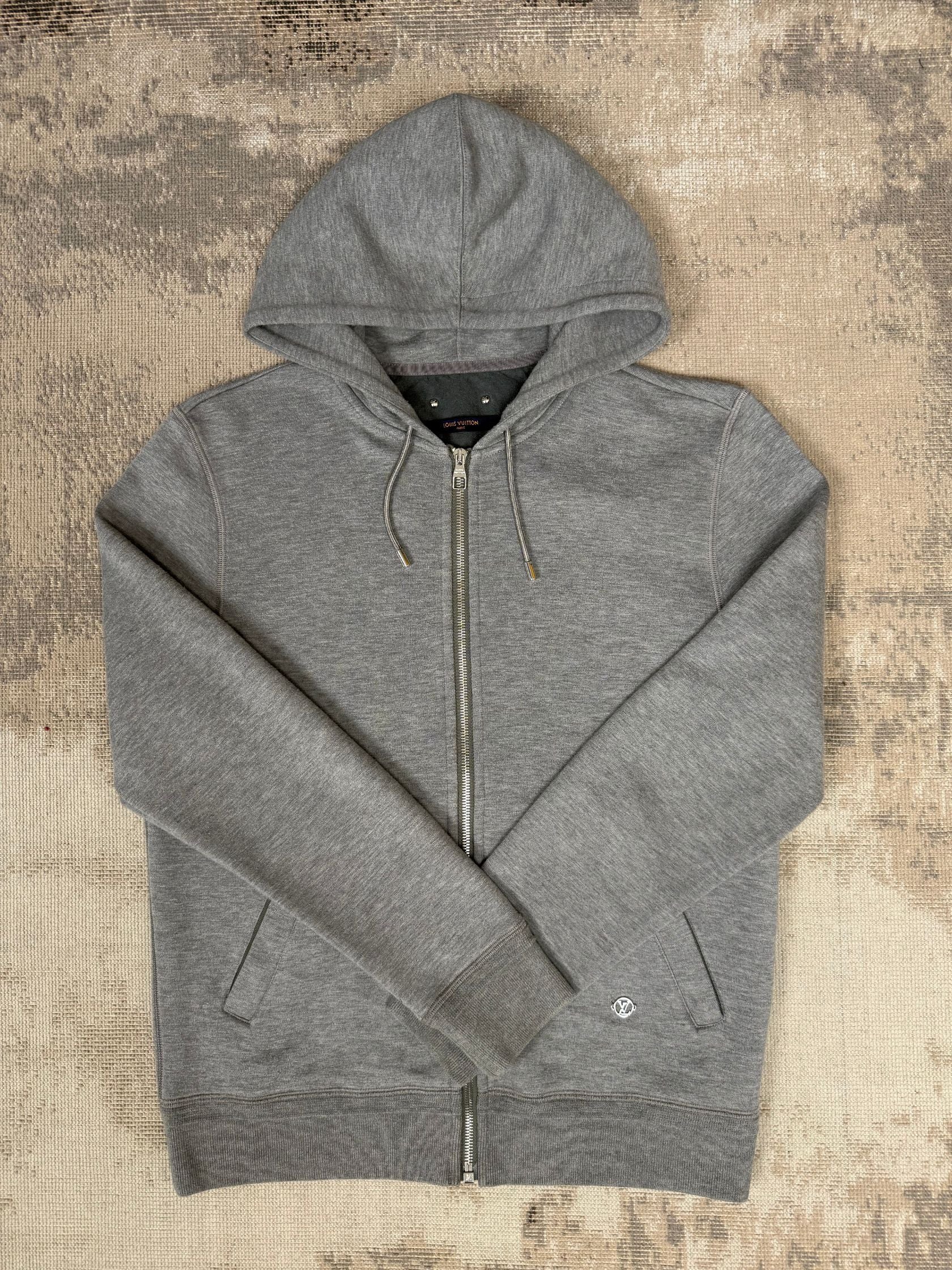 Louis Vuitton Metal Logo Tracksuit - Grey Louis Vuitton