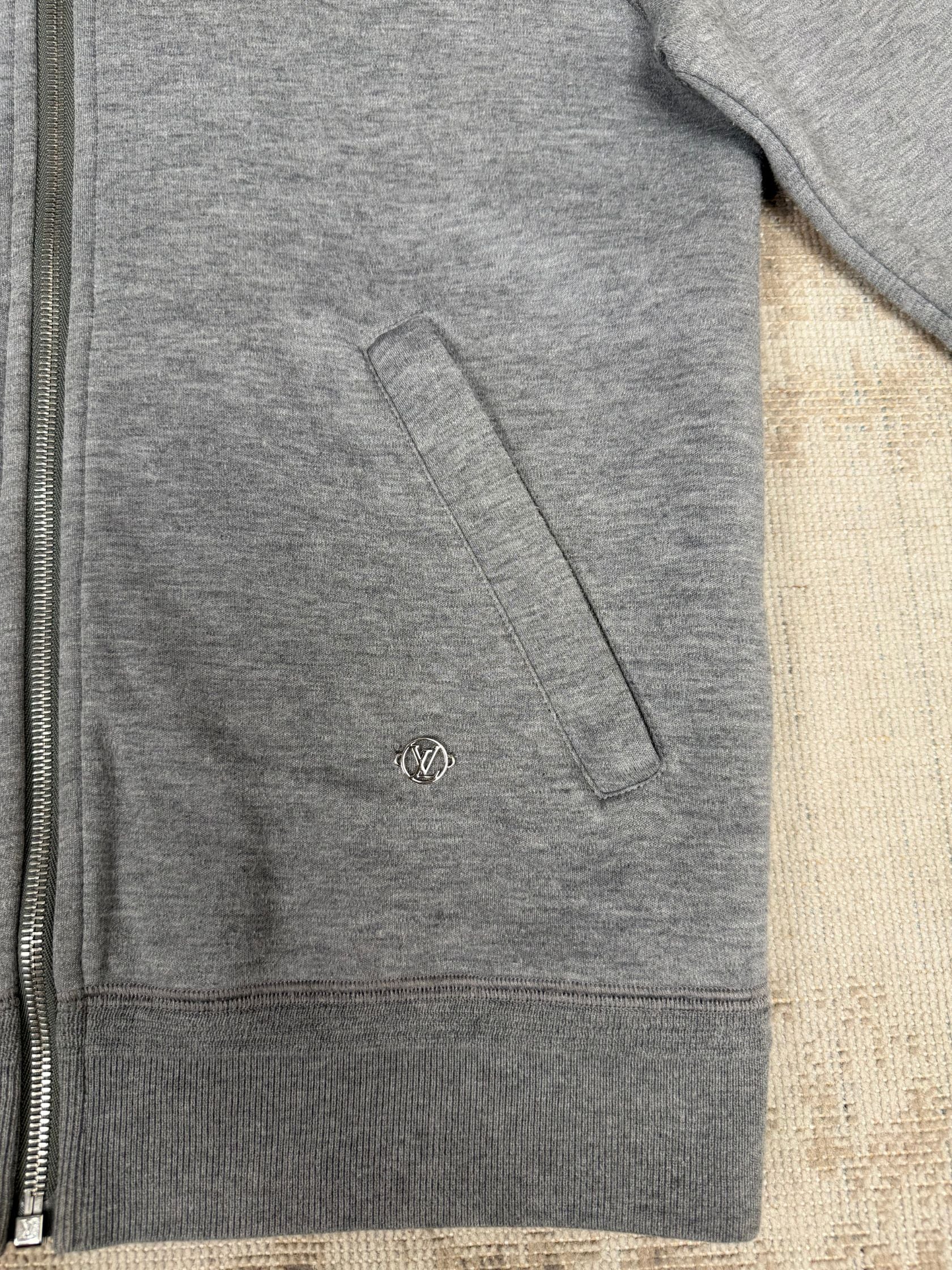 Louis Vuitton Metal Logo Tracksuit - Grey Louis Vuitton