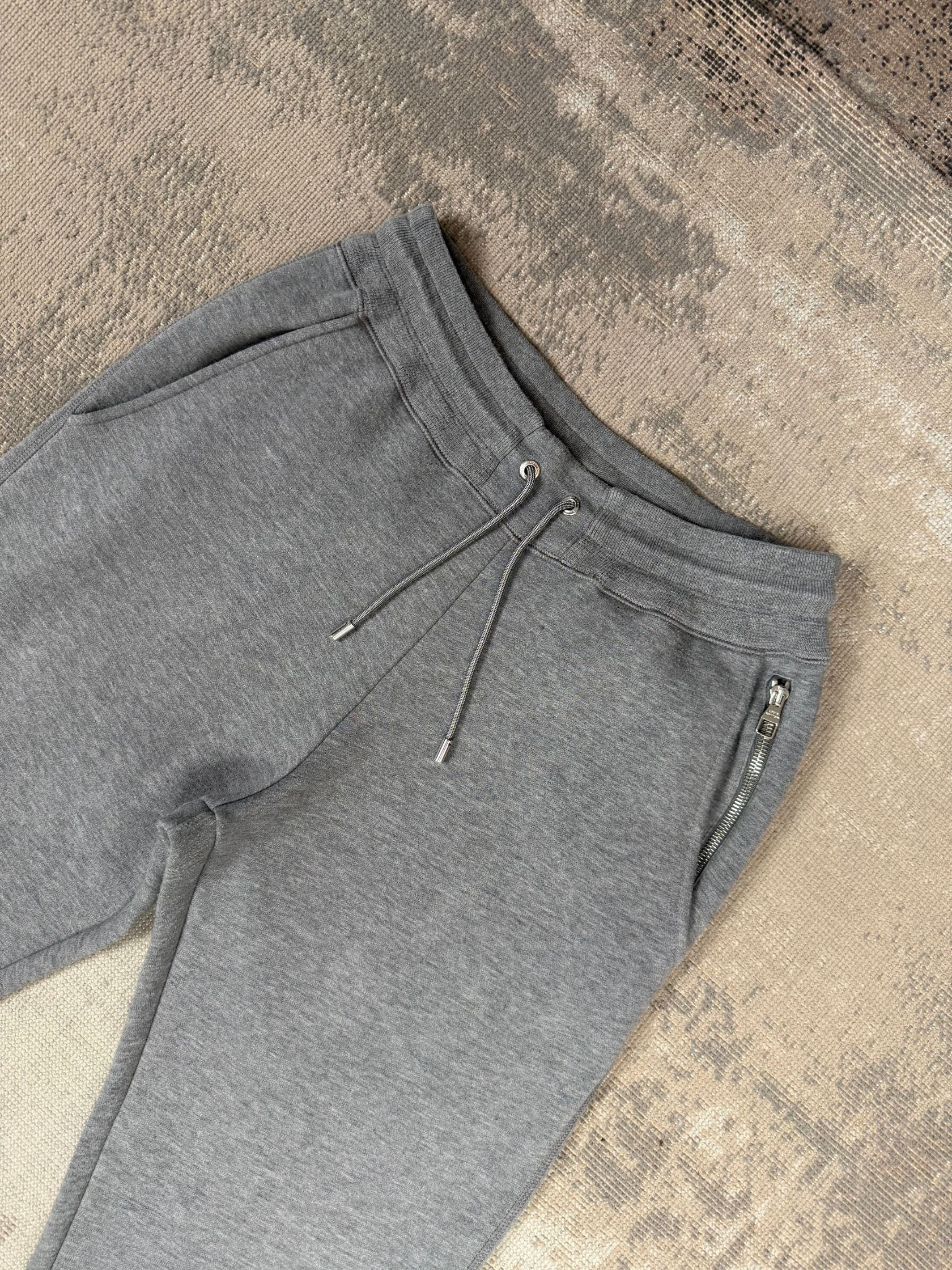 Louis Vuitton Metal Logo Tracksuit - Grey Louis Vuitton