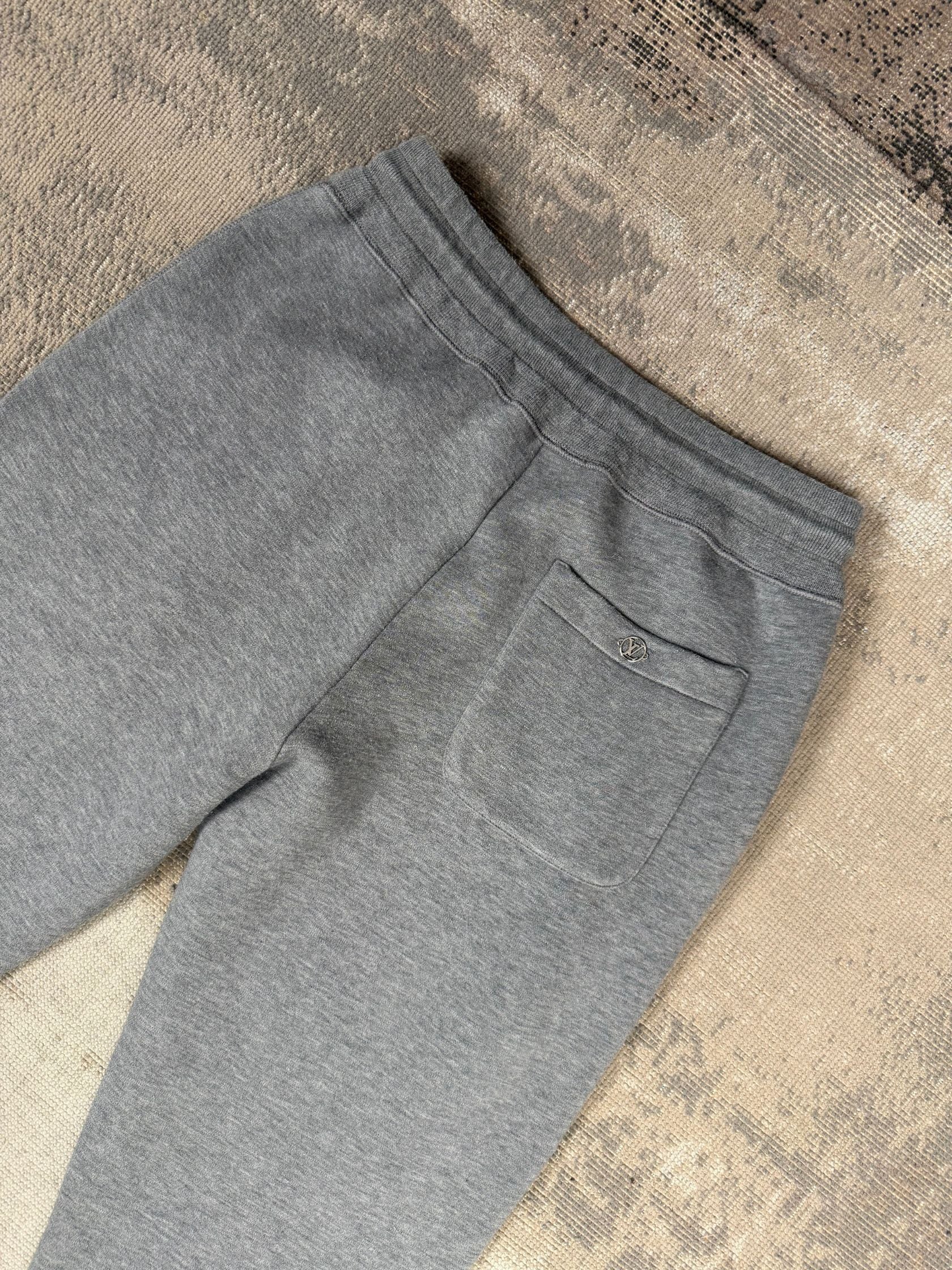 Louis Vuitton Metal Logo Tracksuit - Grey Louis Vuitton