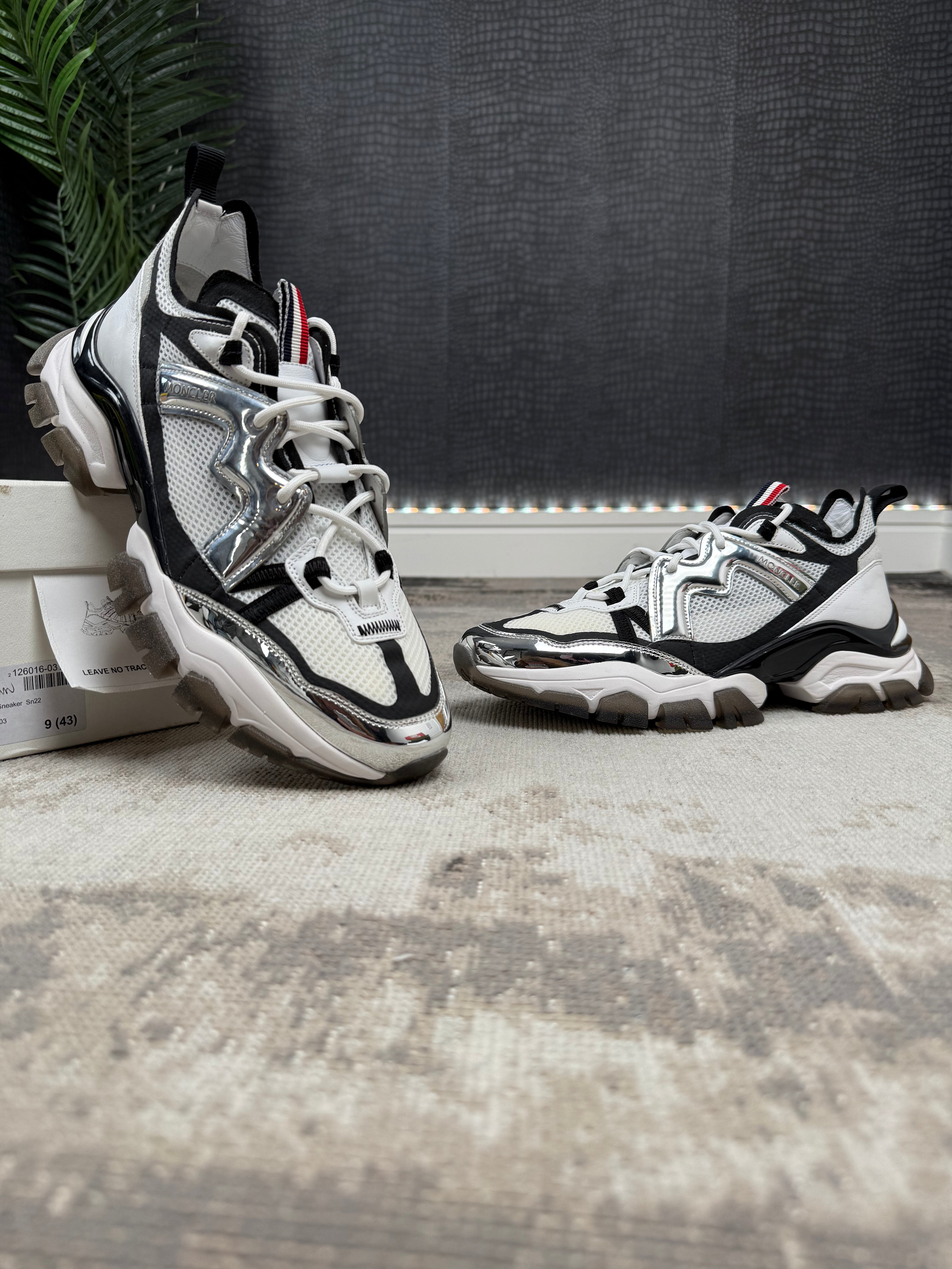 Moncler Leave No Trace Trainer - White / Black (Unused) Moncler