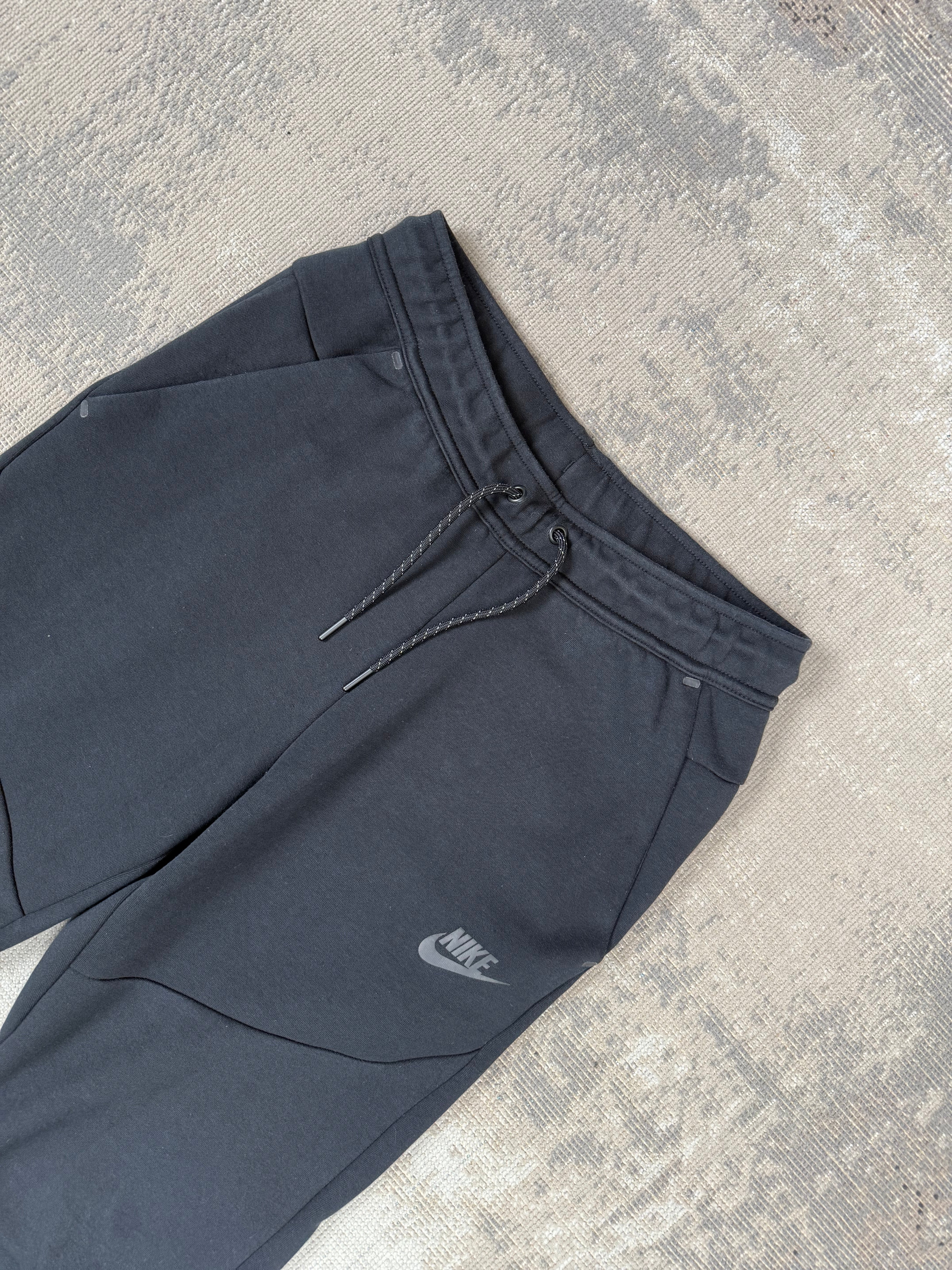 Nike Tech Tracksuit - Black Nike