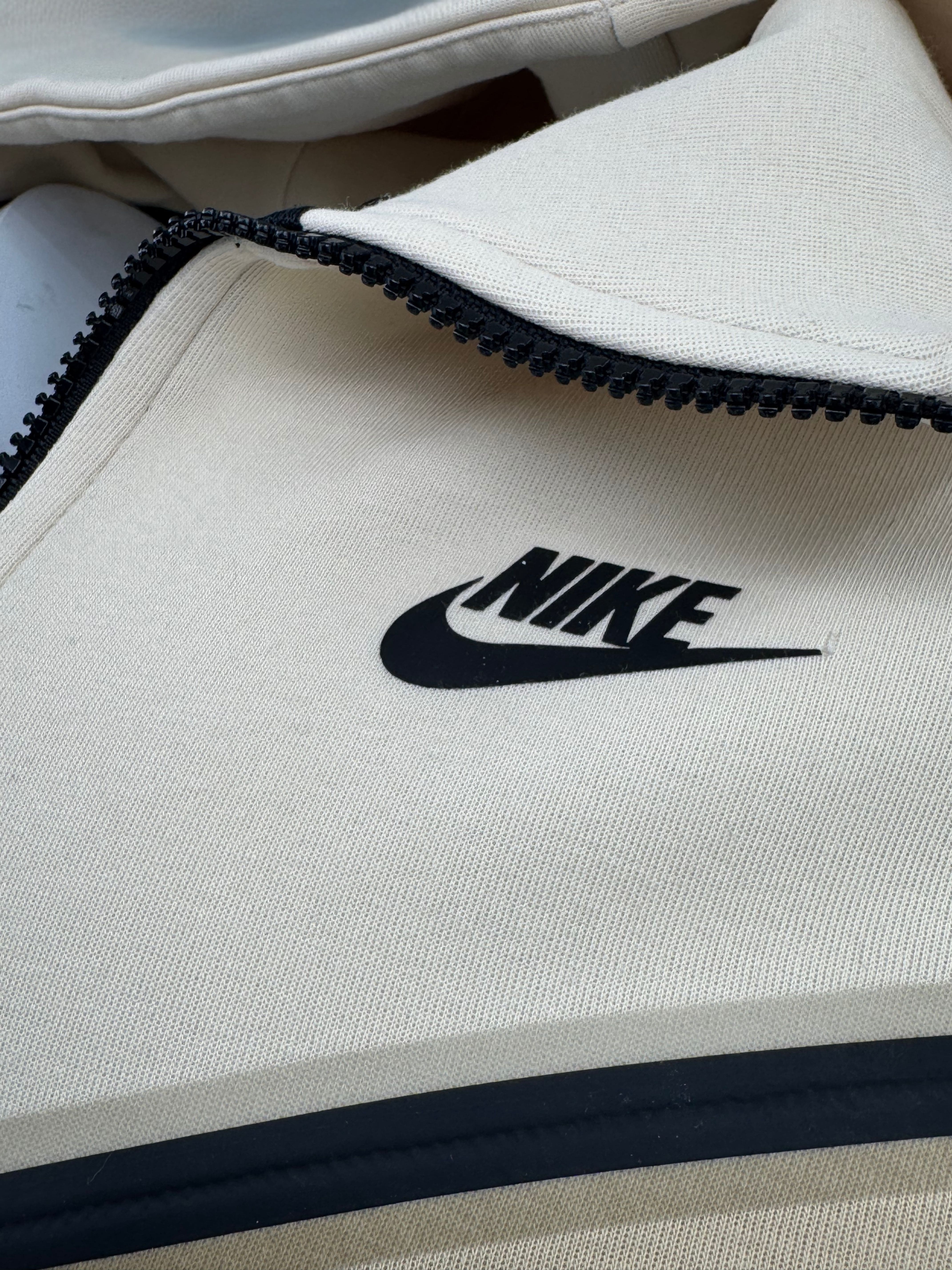 Nike Tech Tracksuit - Cream