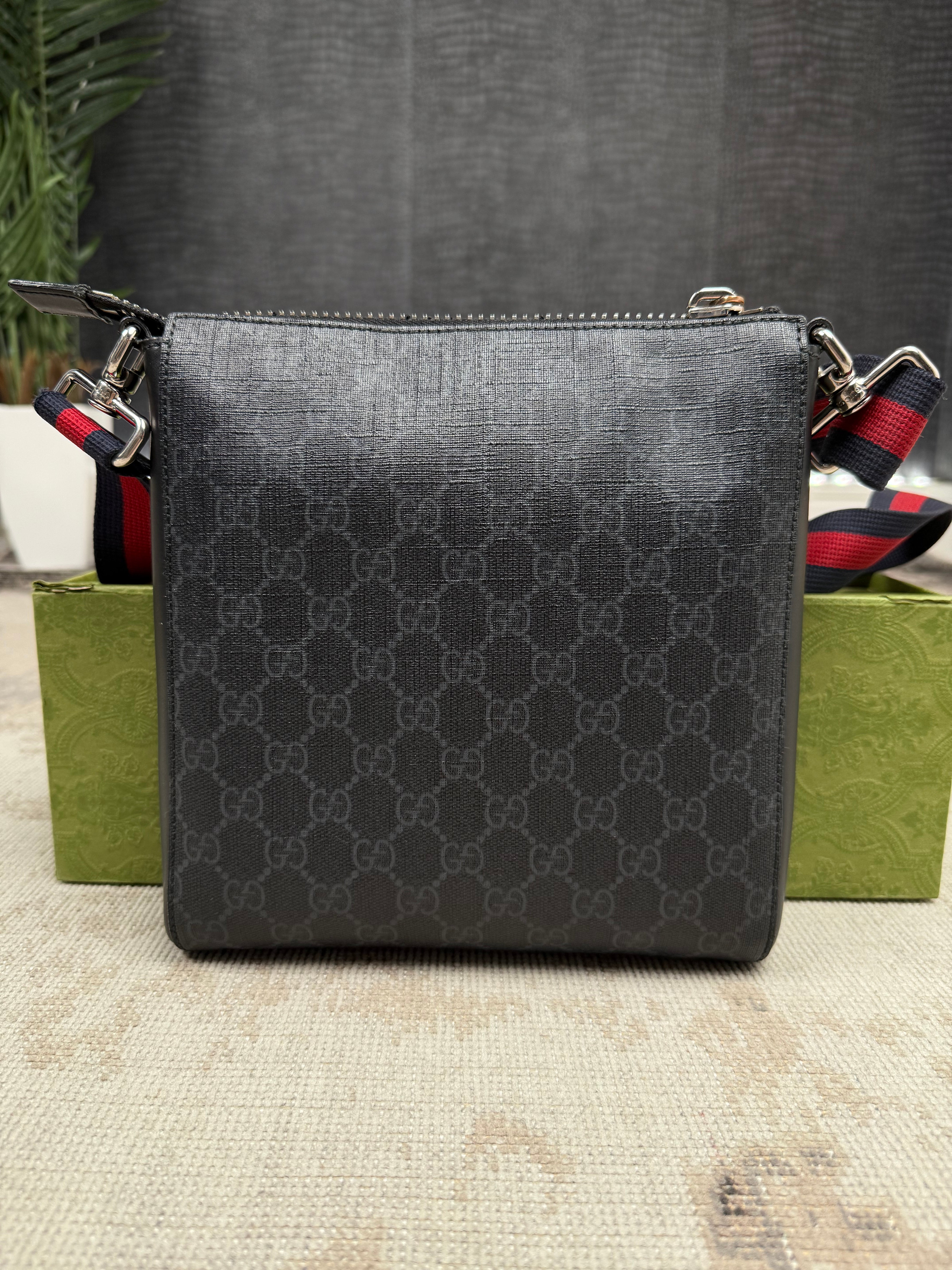 Gucci GG Supreme Messenger Bag (Small) - Black