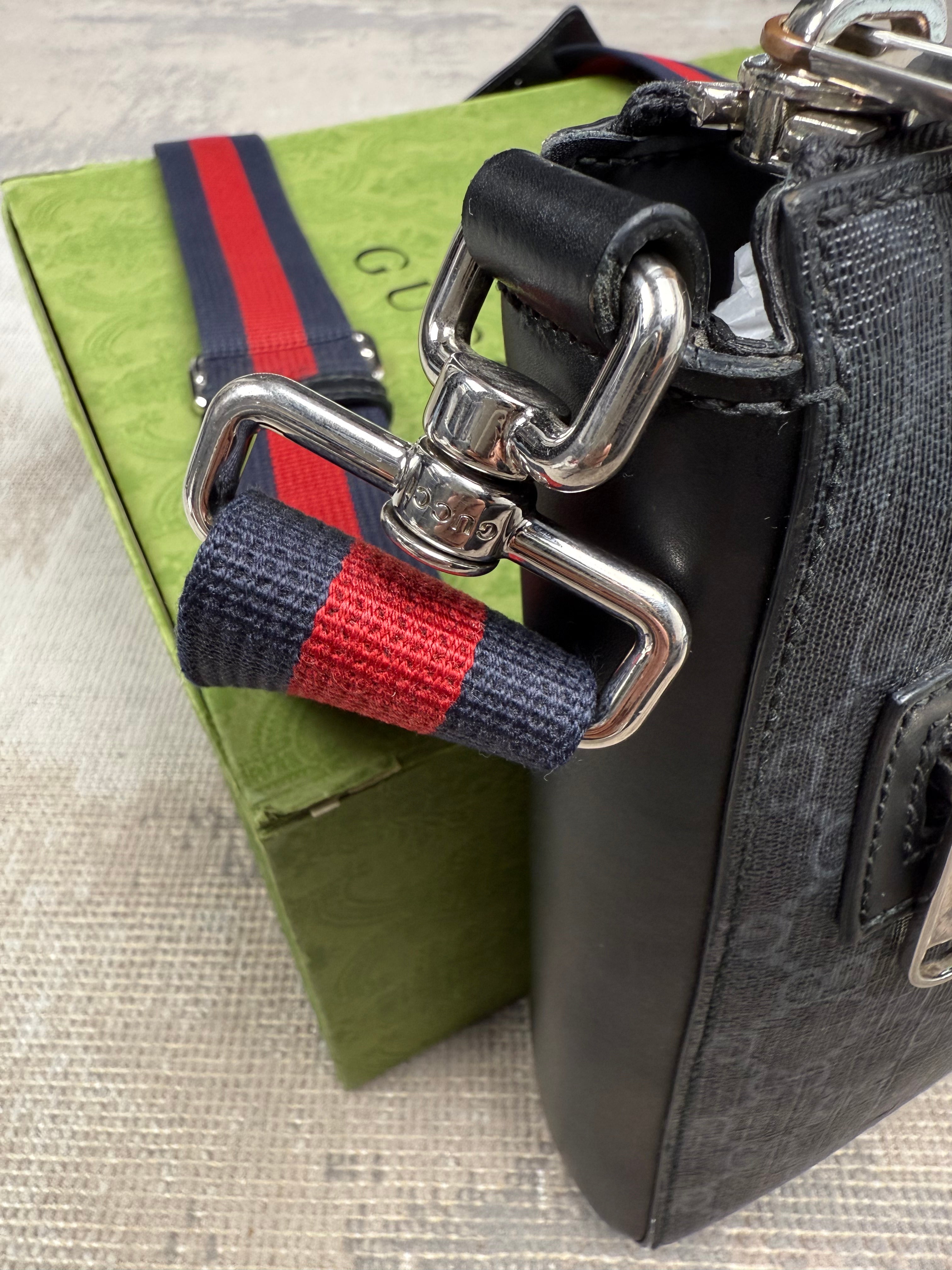 Gucci GG Supreme Messenger Bag (Small) - Black