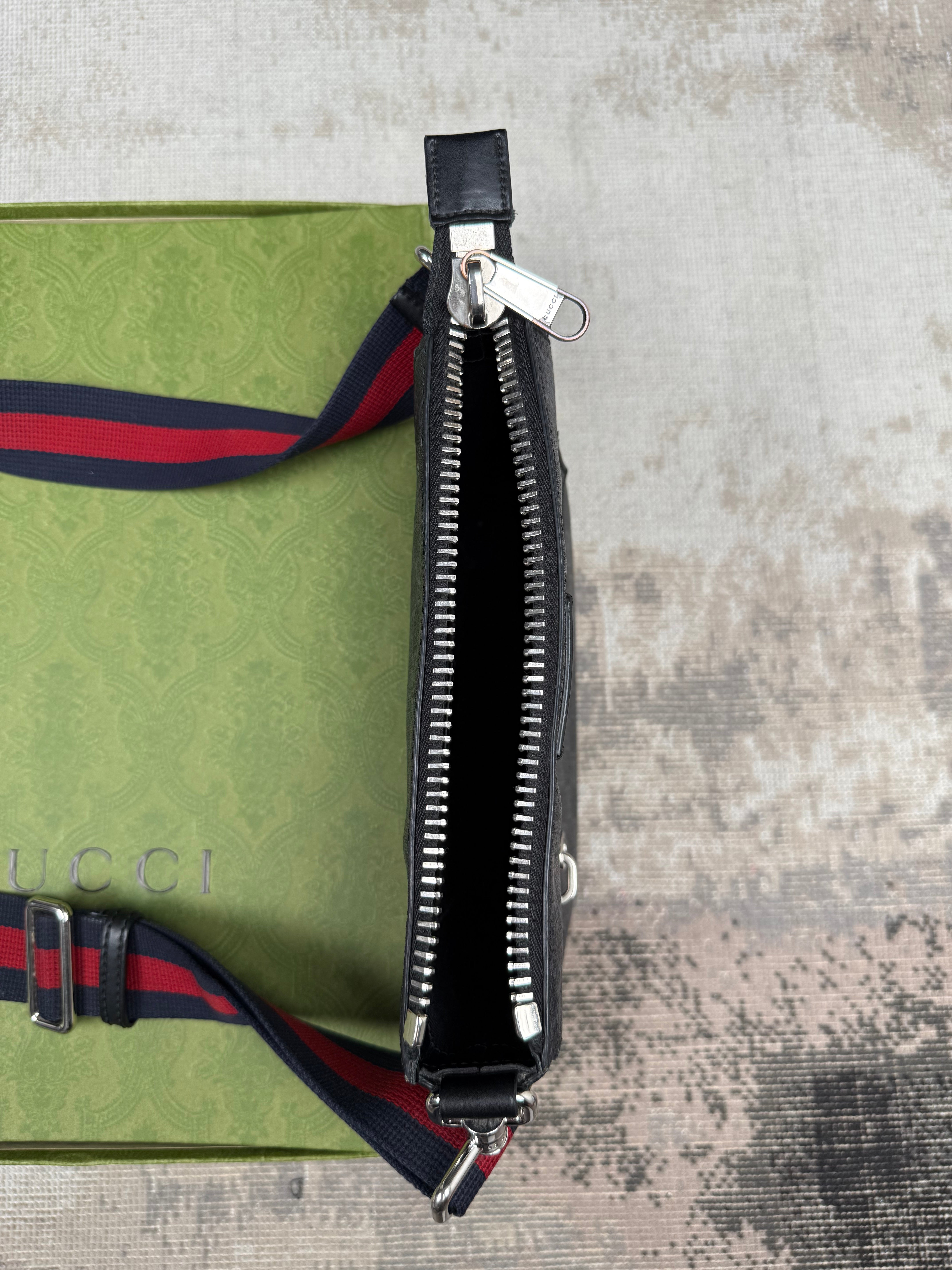 Gucci GG Supreme Messenger Bag (Small) - Black