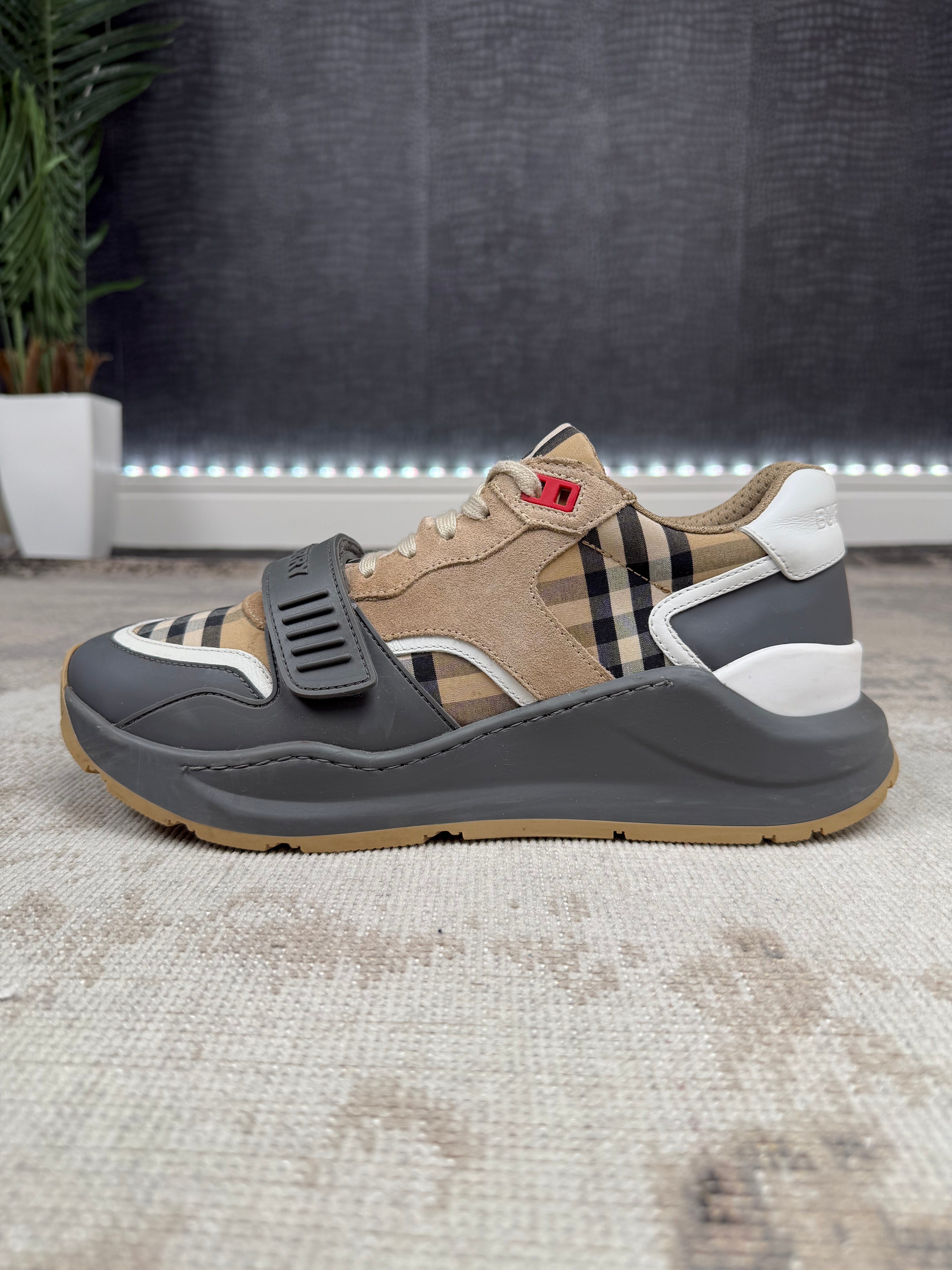 Burberry Ramsey Trainer - Grey / Beige Burberry