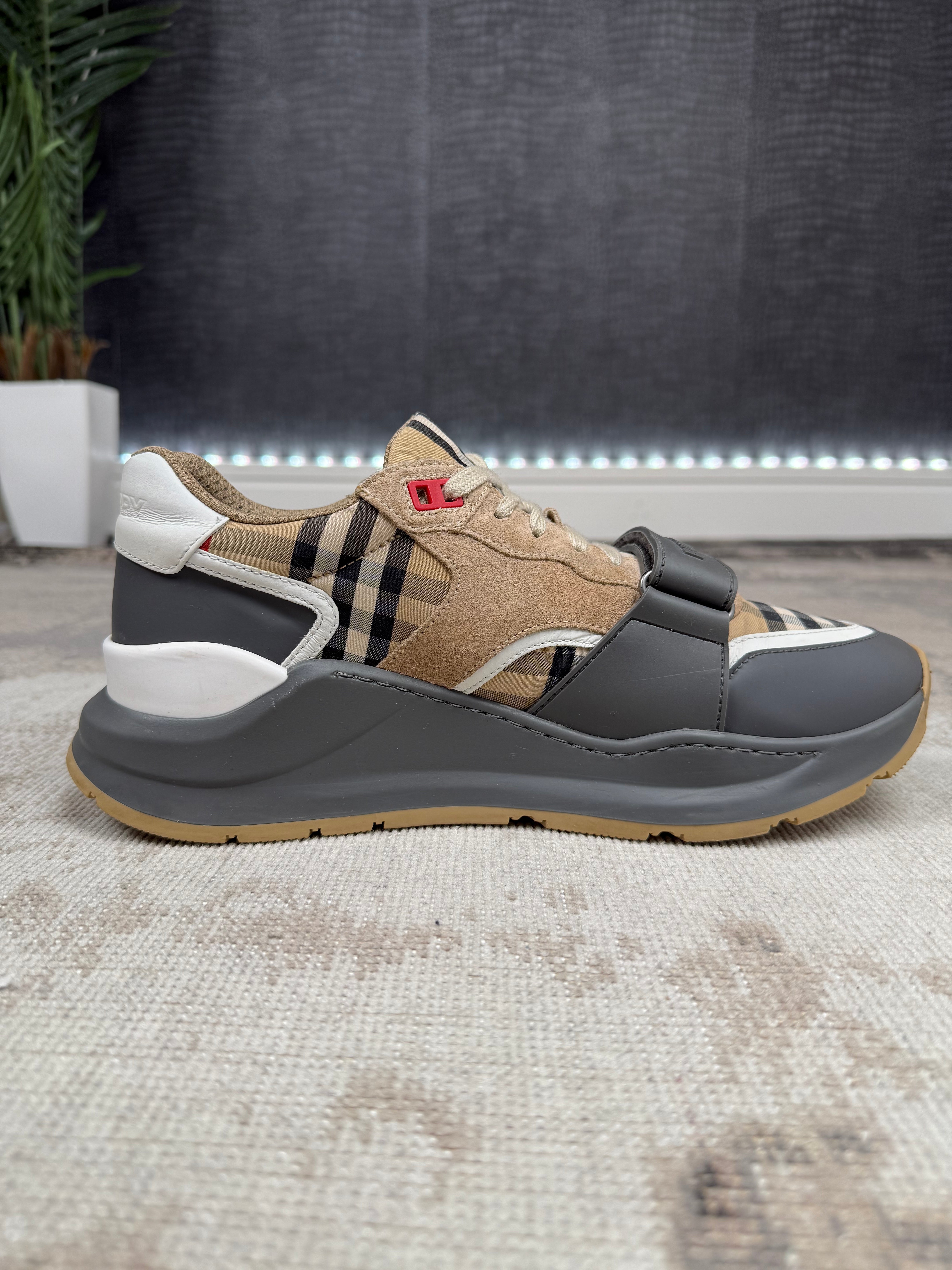 Burberry Ramsey Trainer - Grey / Beige Burberry