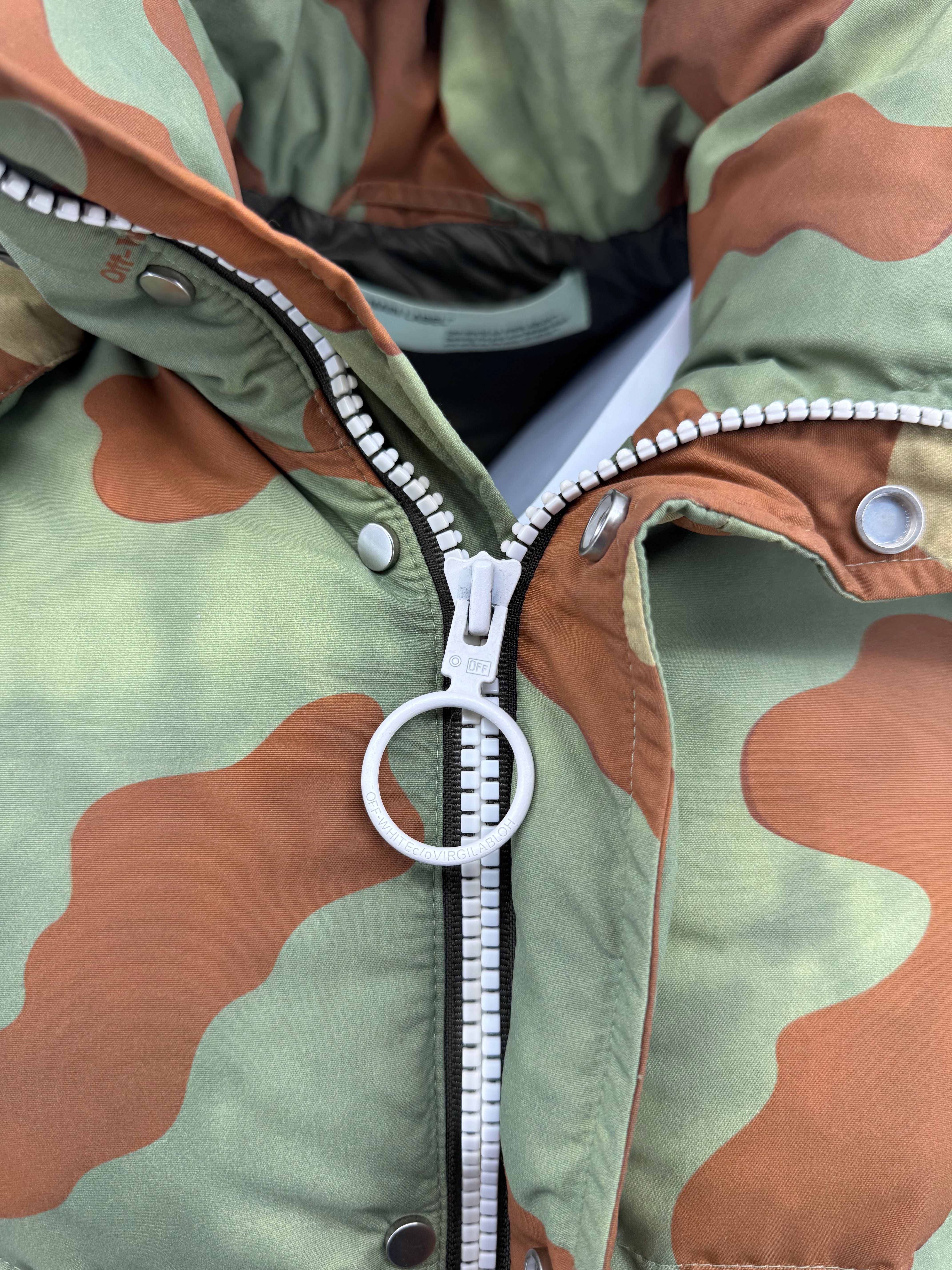 Off-White Arrows Down Jacket - Camo Off-White